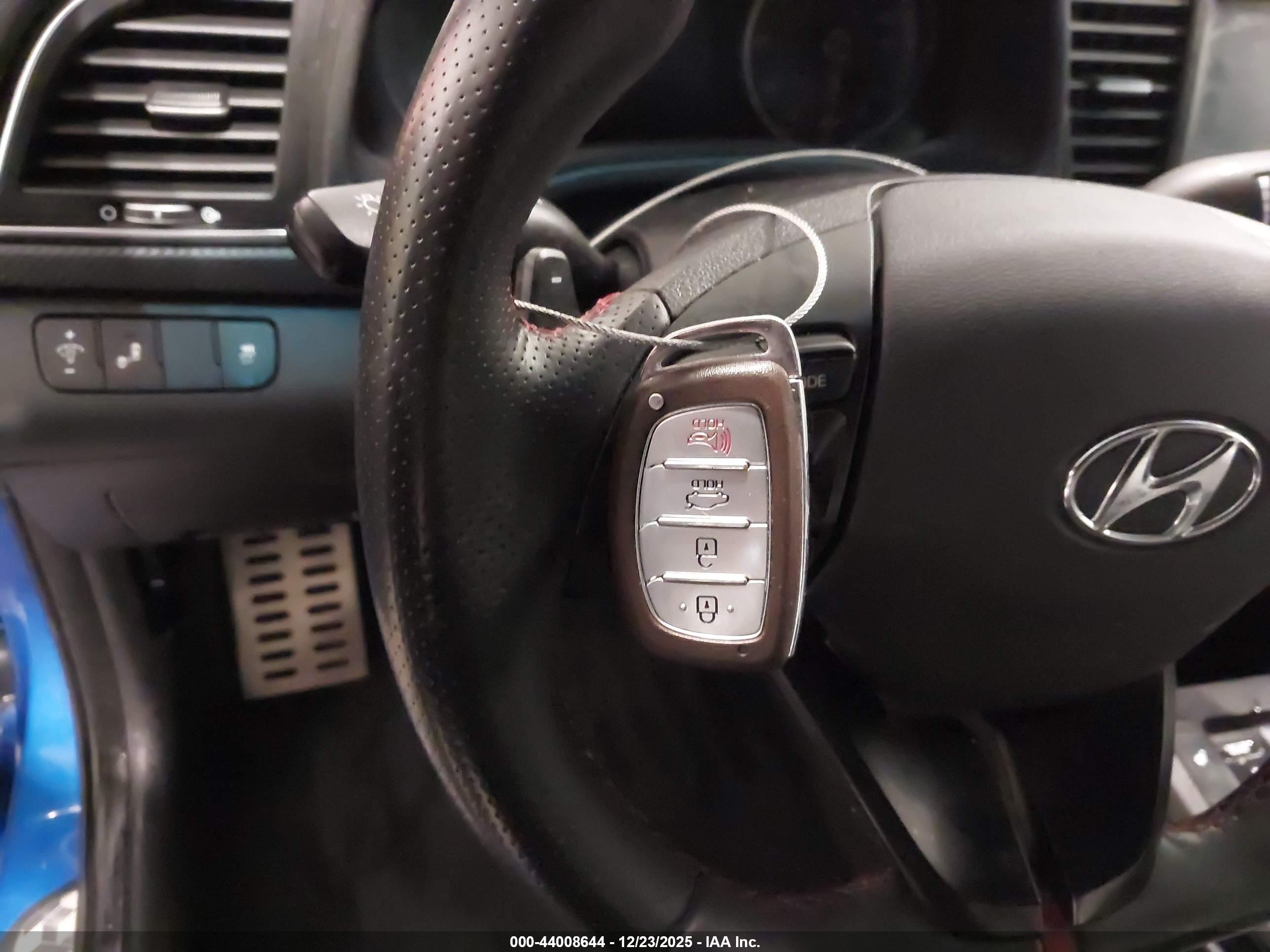 HYUNDAI ELANTRA image 11
