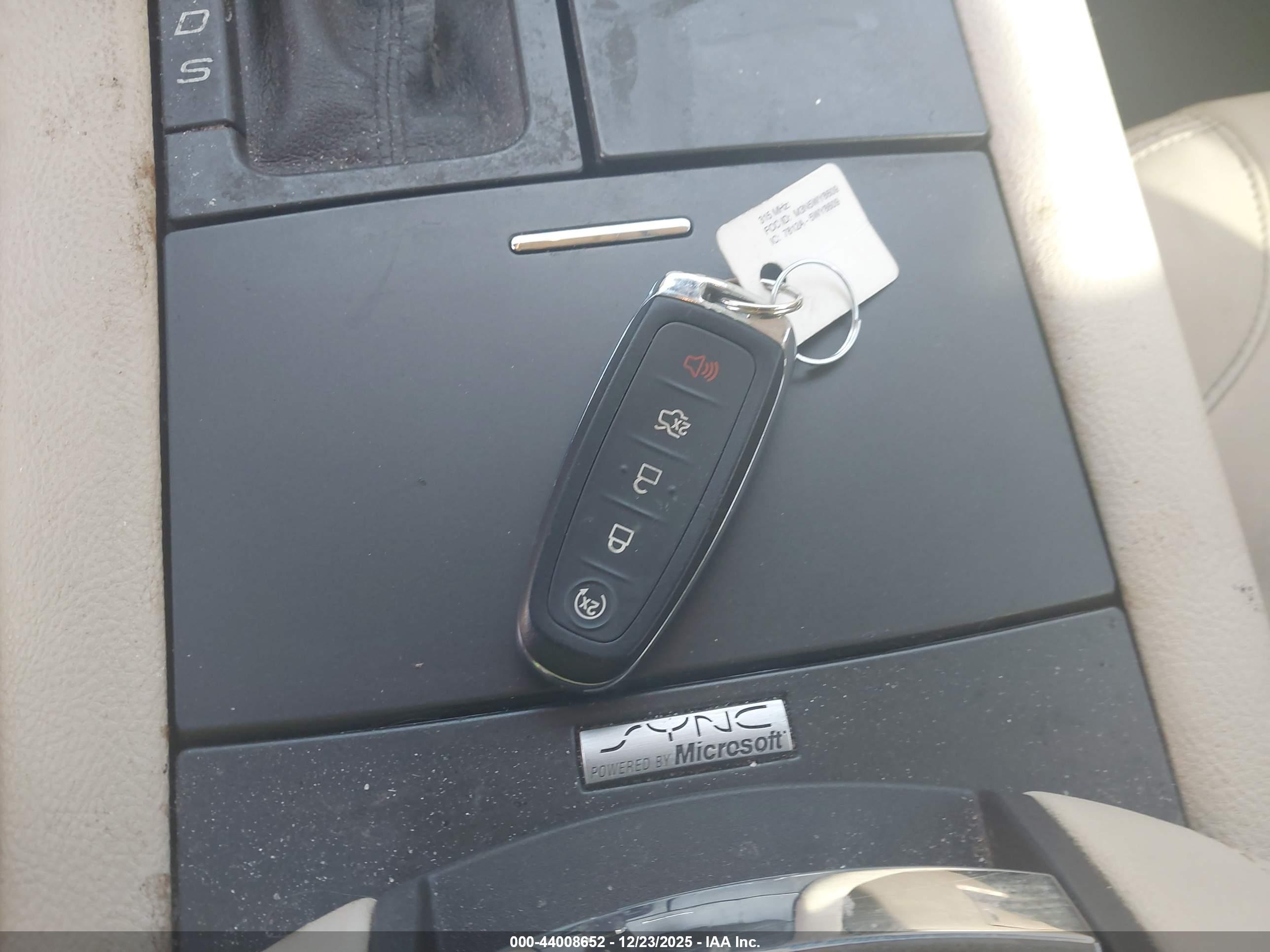 FORD TAURUS image 11