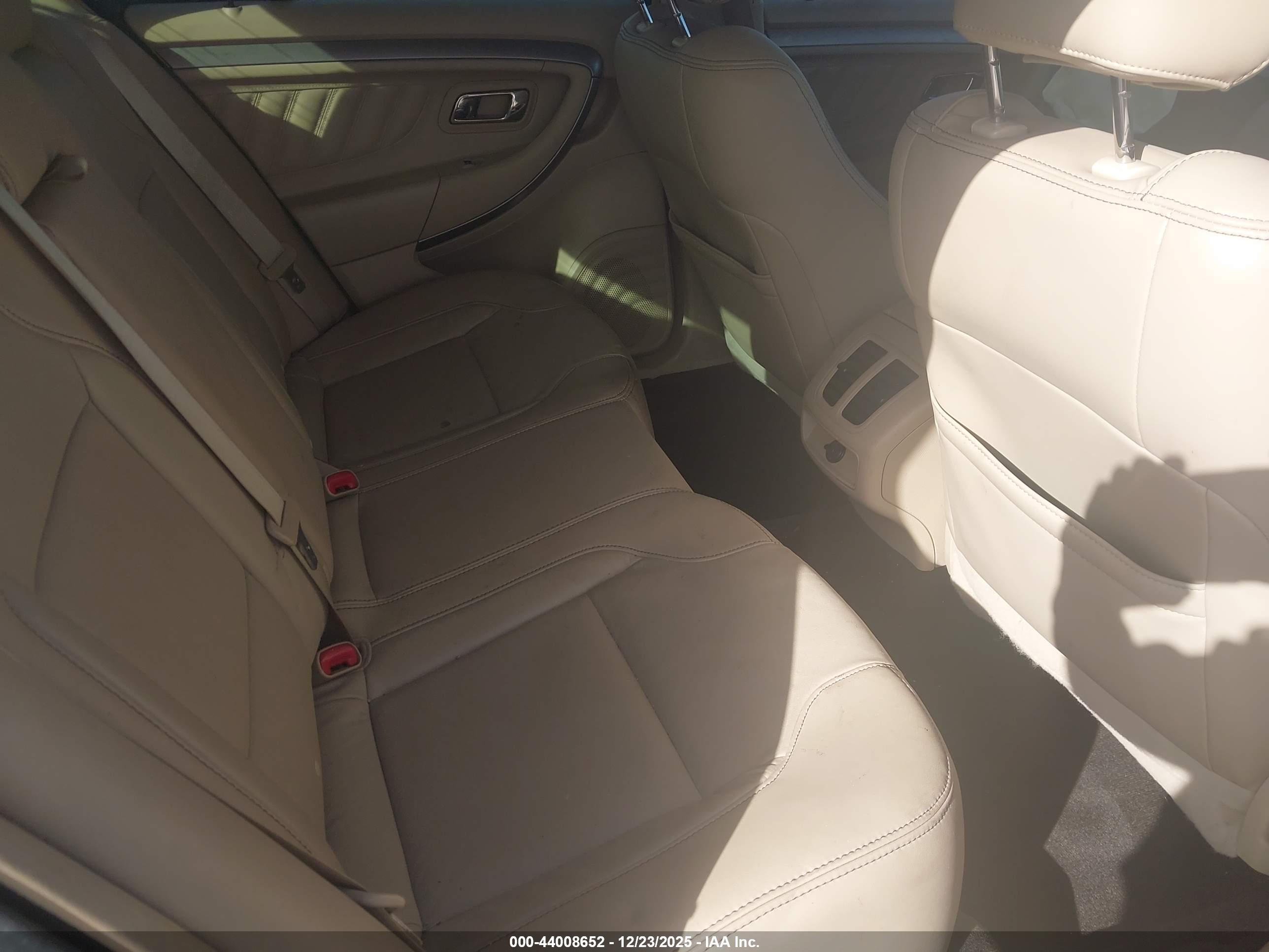 FORD TAURUS image 8