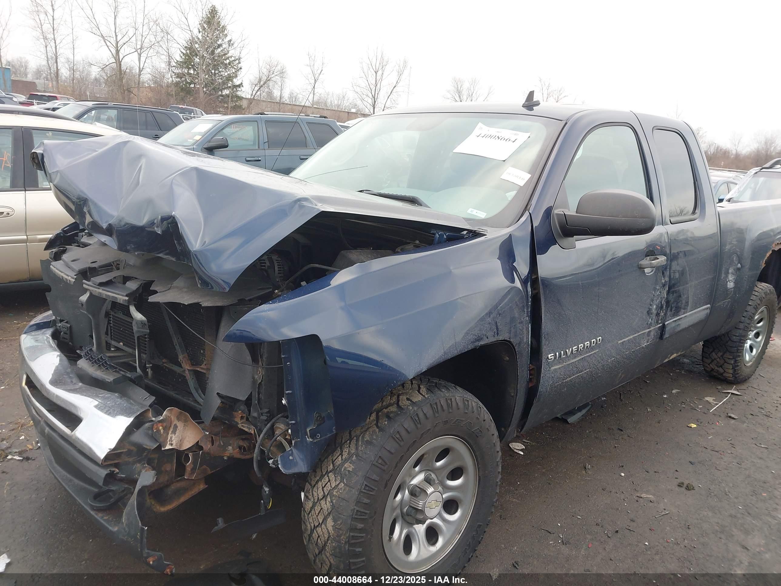CHEVROLET SILVERADO image 2