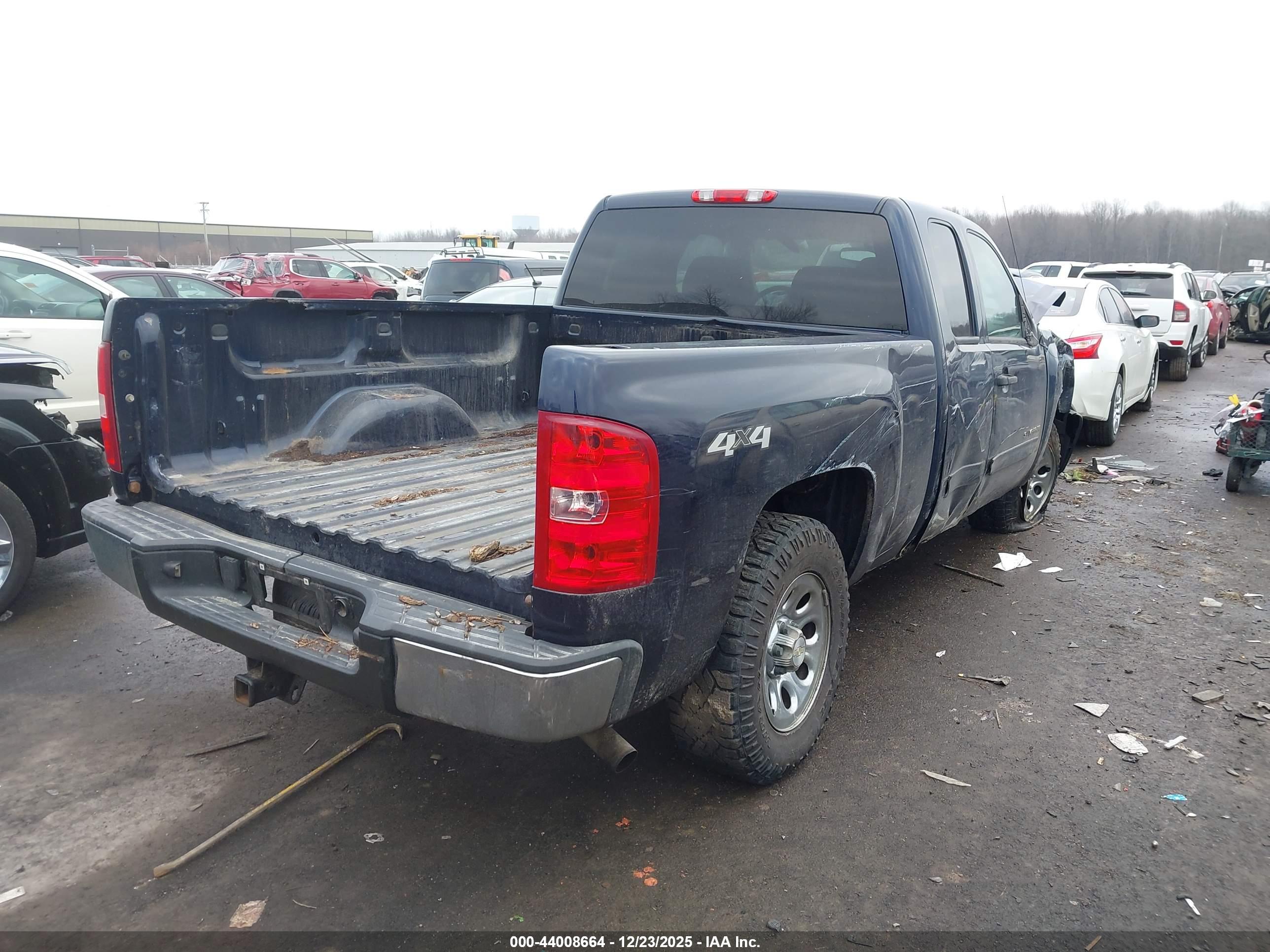 CHEVROLET SILVERADO image 4