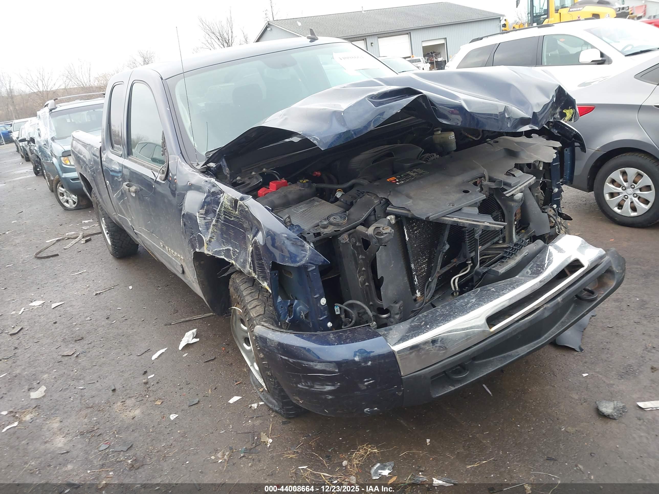 CHEVROLET SILVERADO image 6