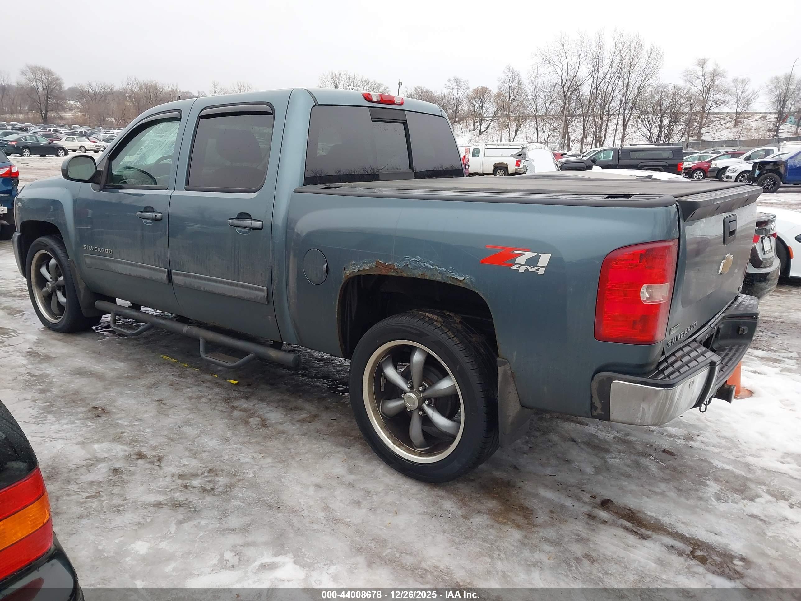 CHEVROLET SILVERADO image 3