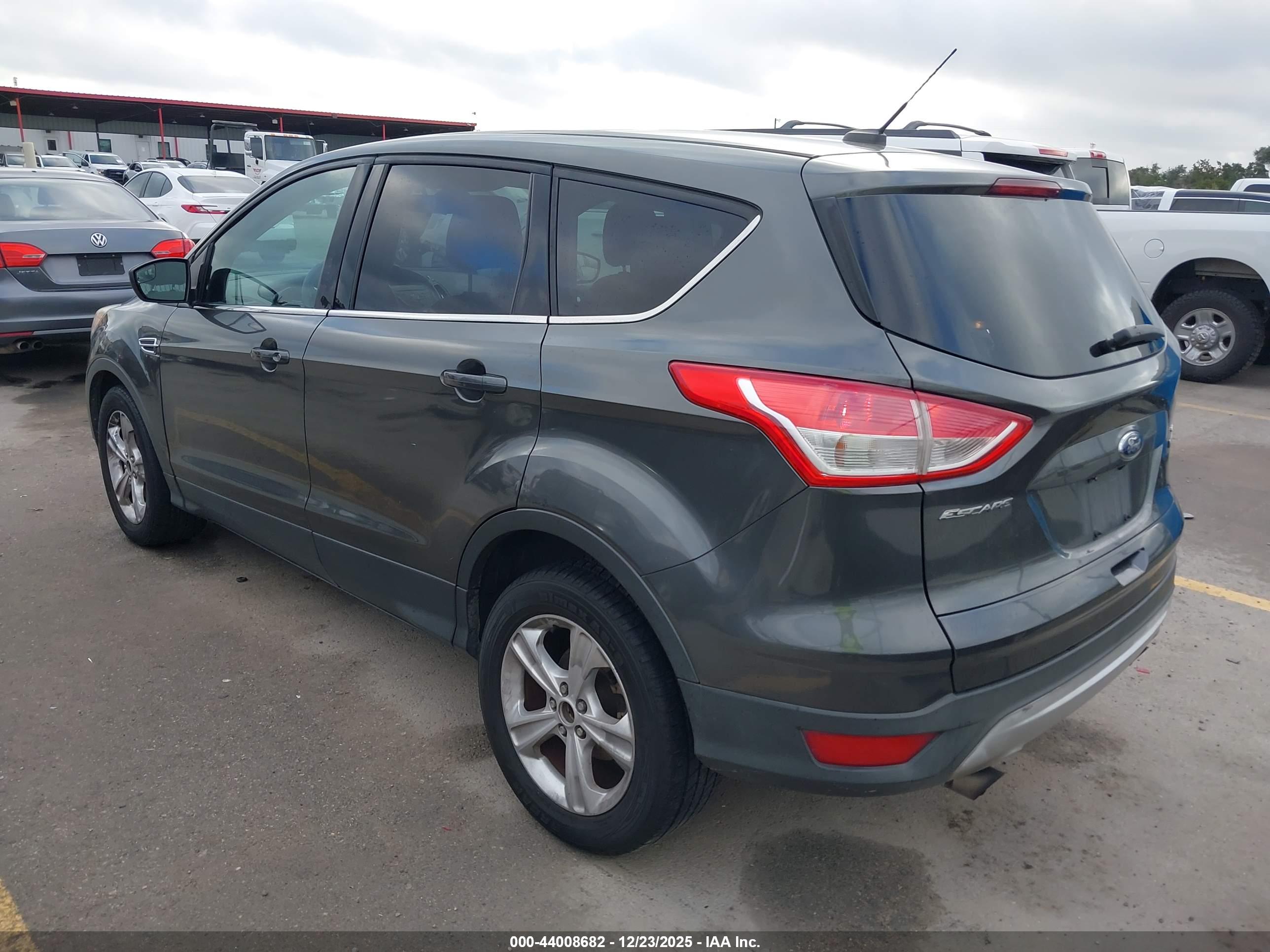 FORD ESCAPE image 3