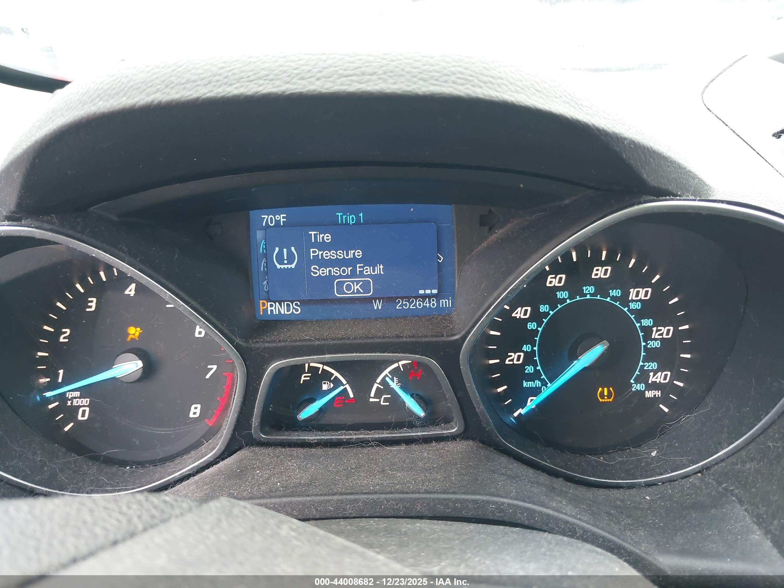 FORD ESCAPE image 7