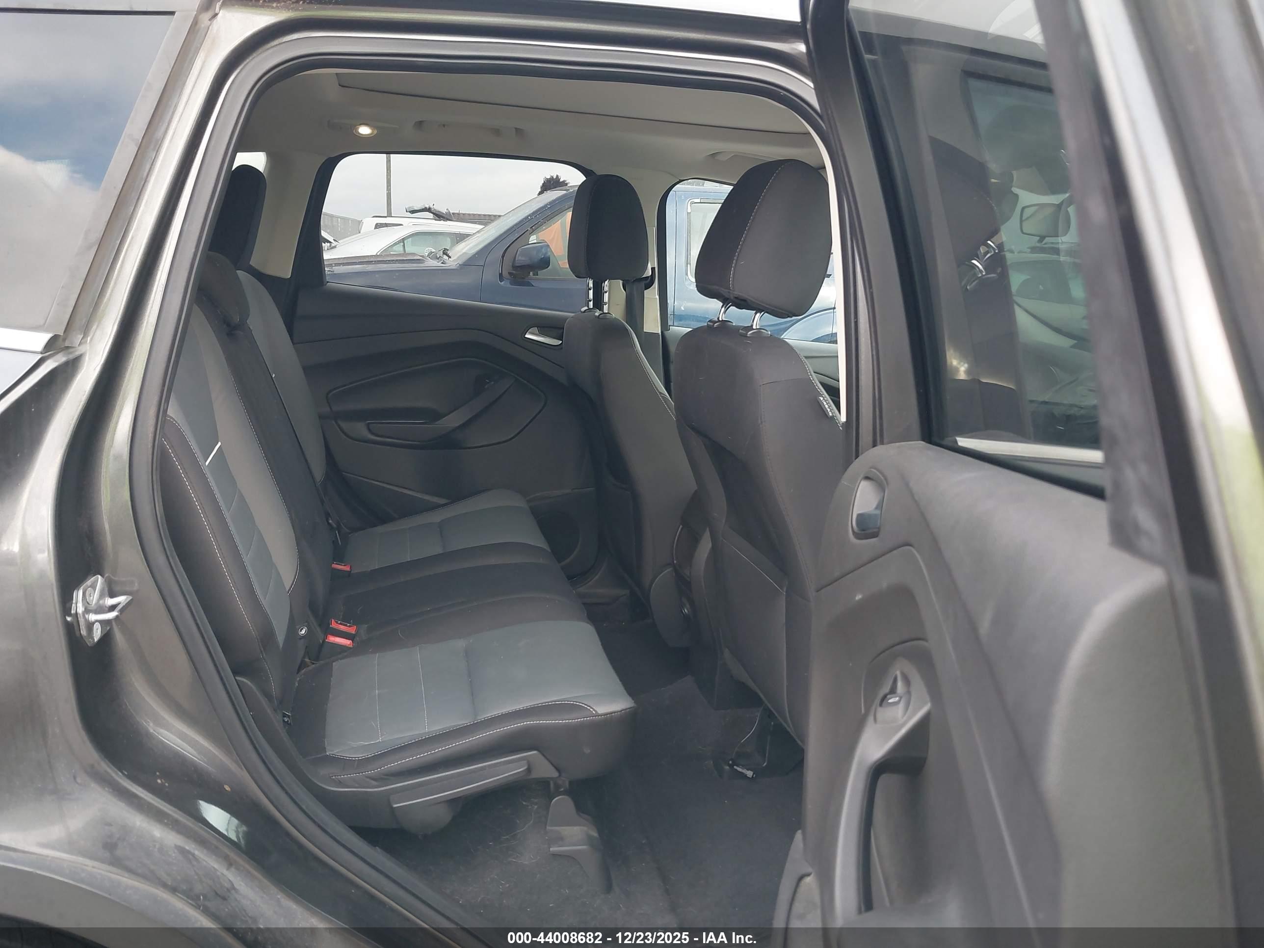 FORD ESCAPE image 8
