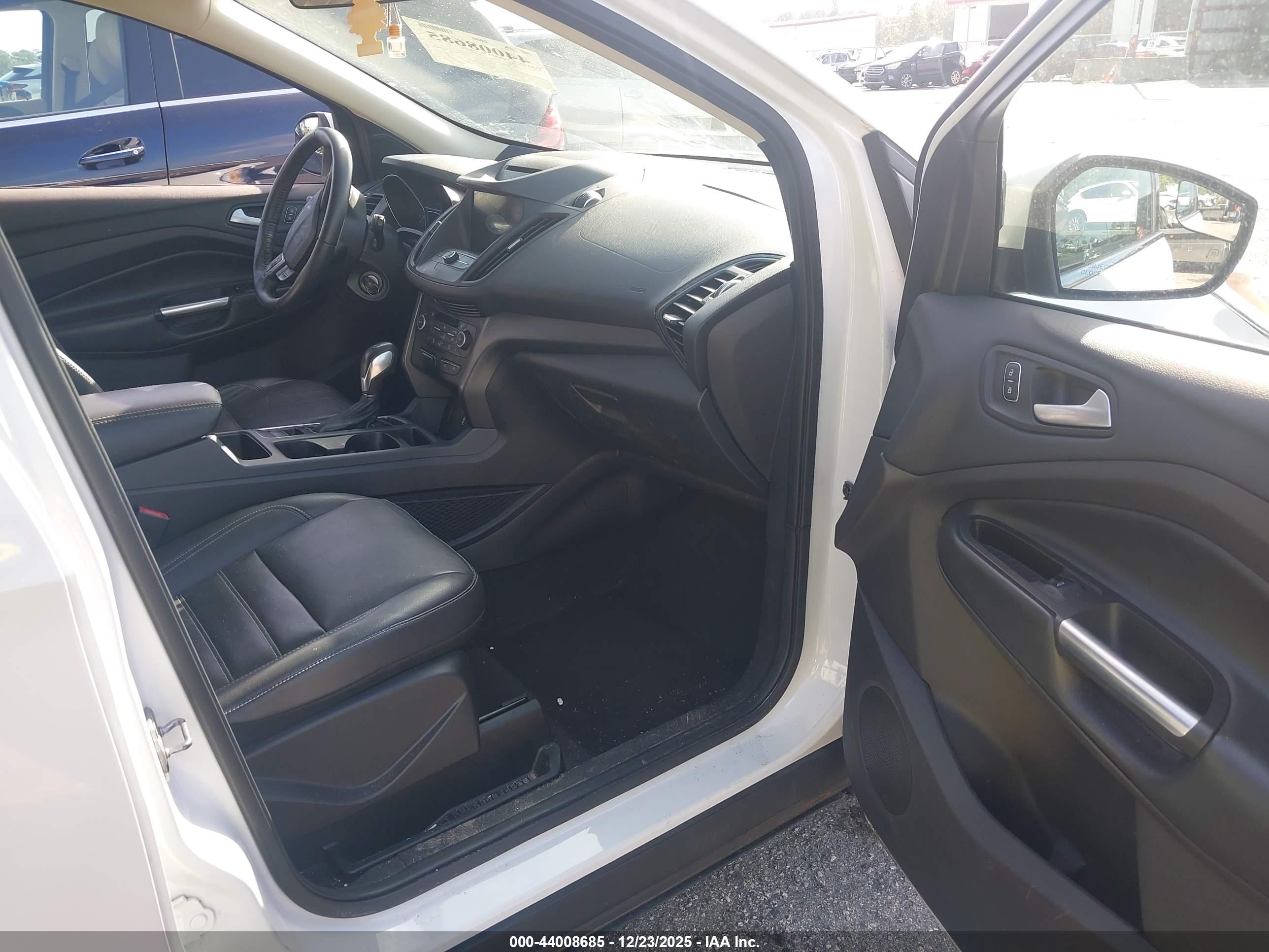 FORD ESCAPE image 5