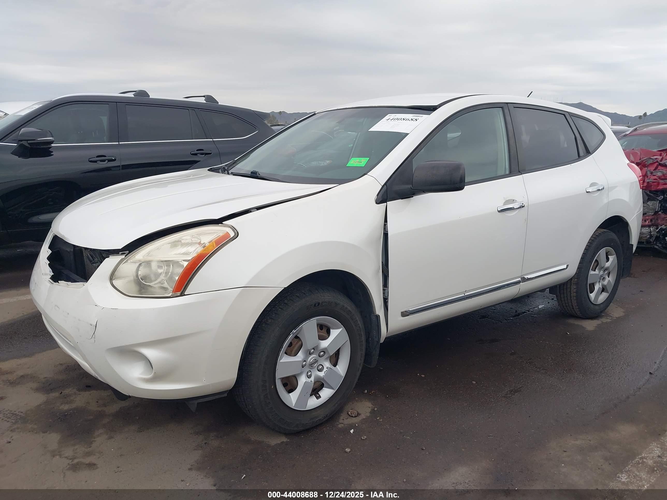 NISSAN ROGUE image 2