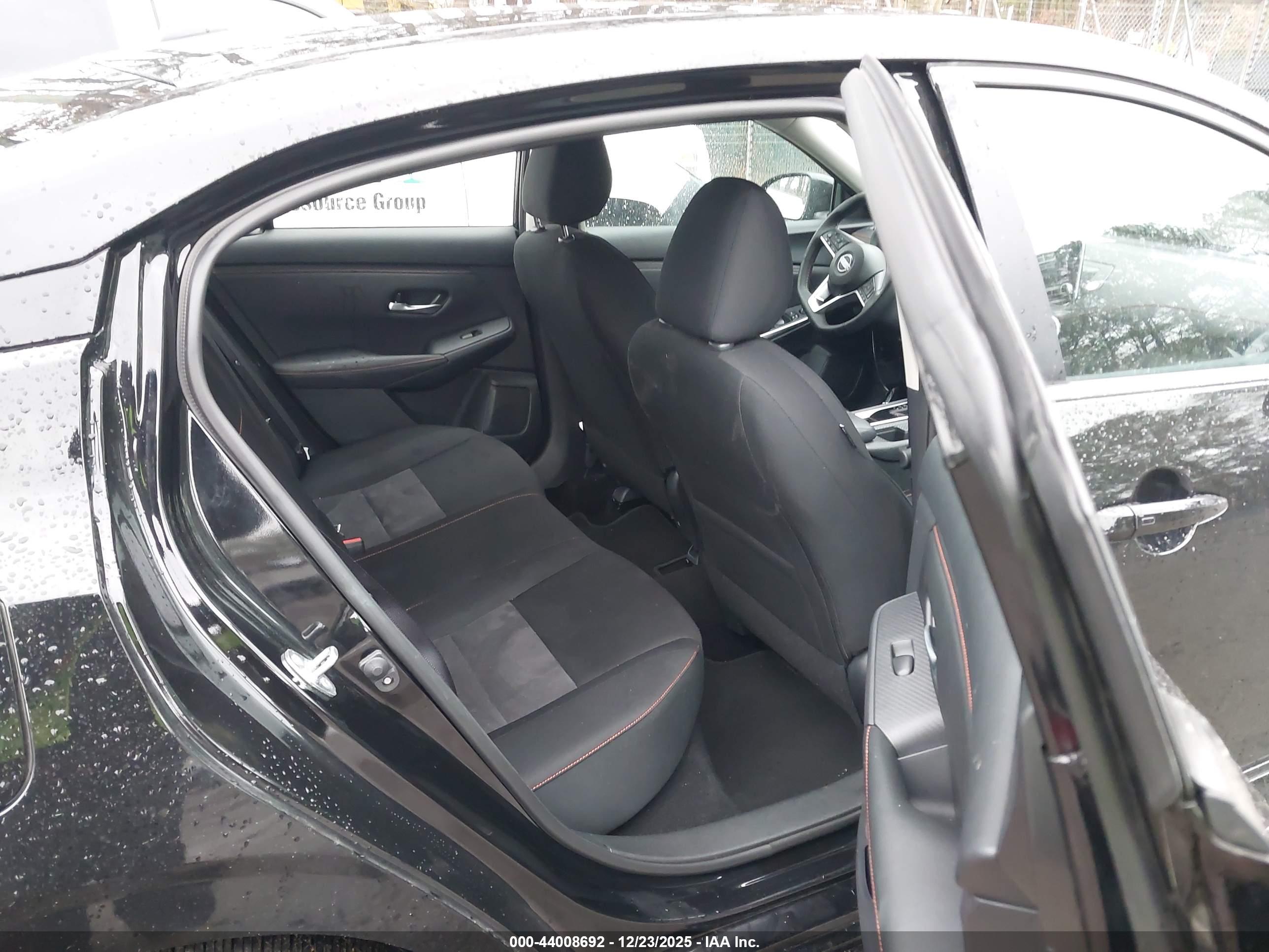NISSAN SENTRA image 8