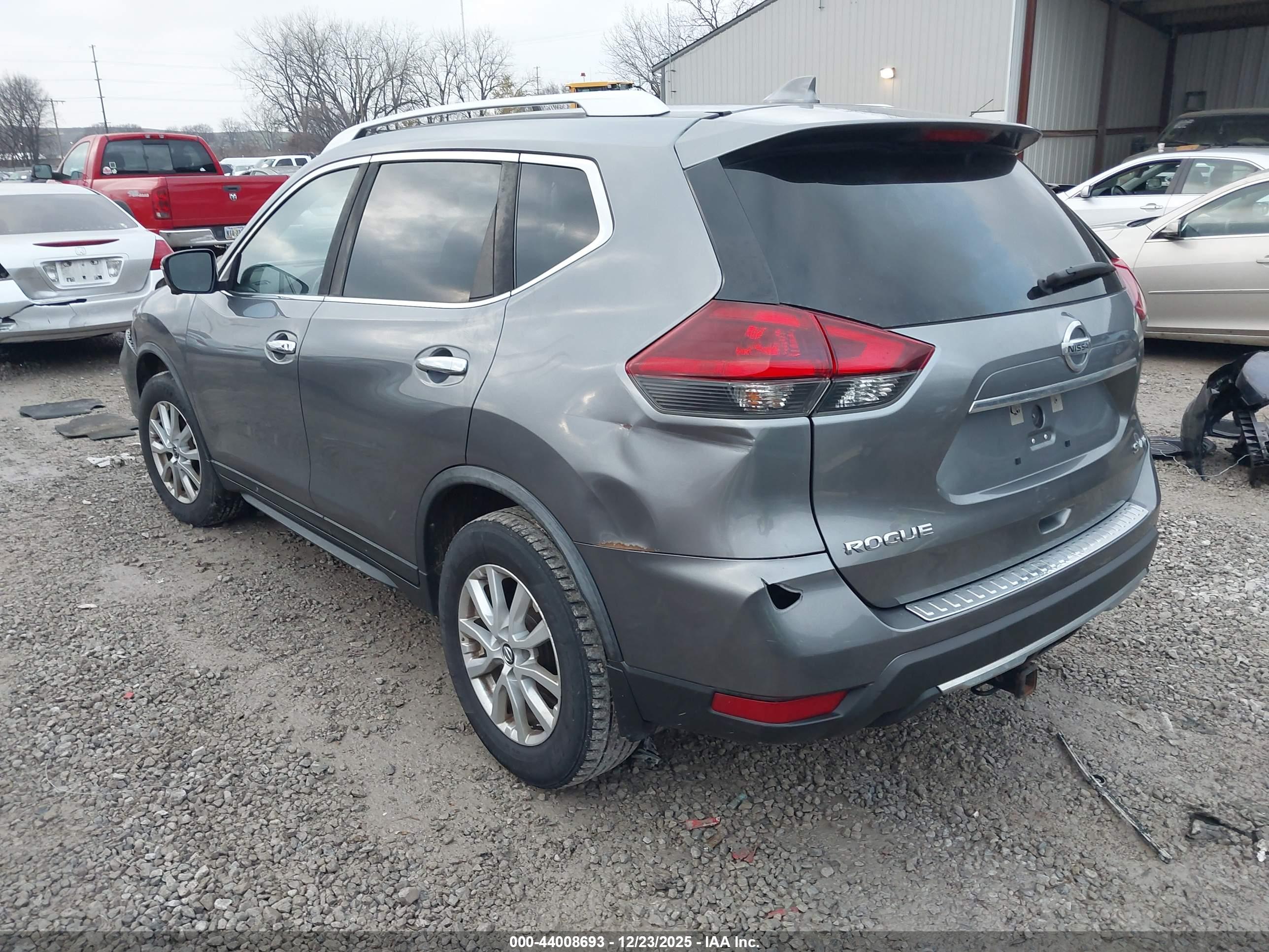 NISSAN ROGUE image 3