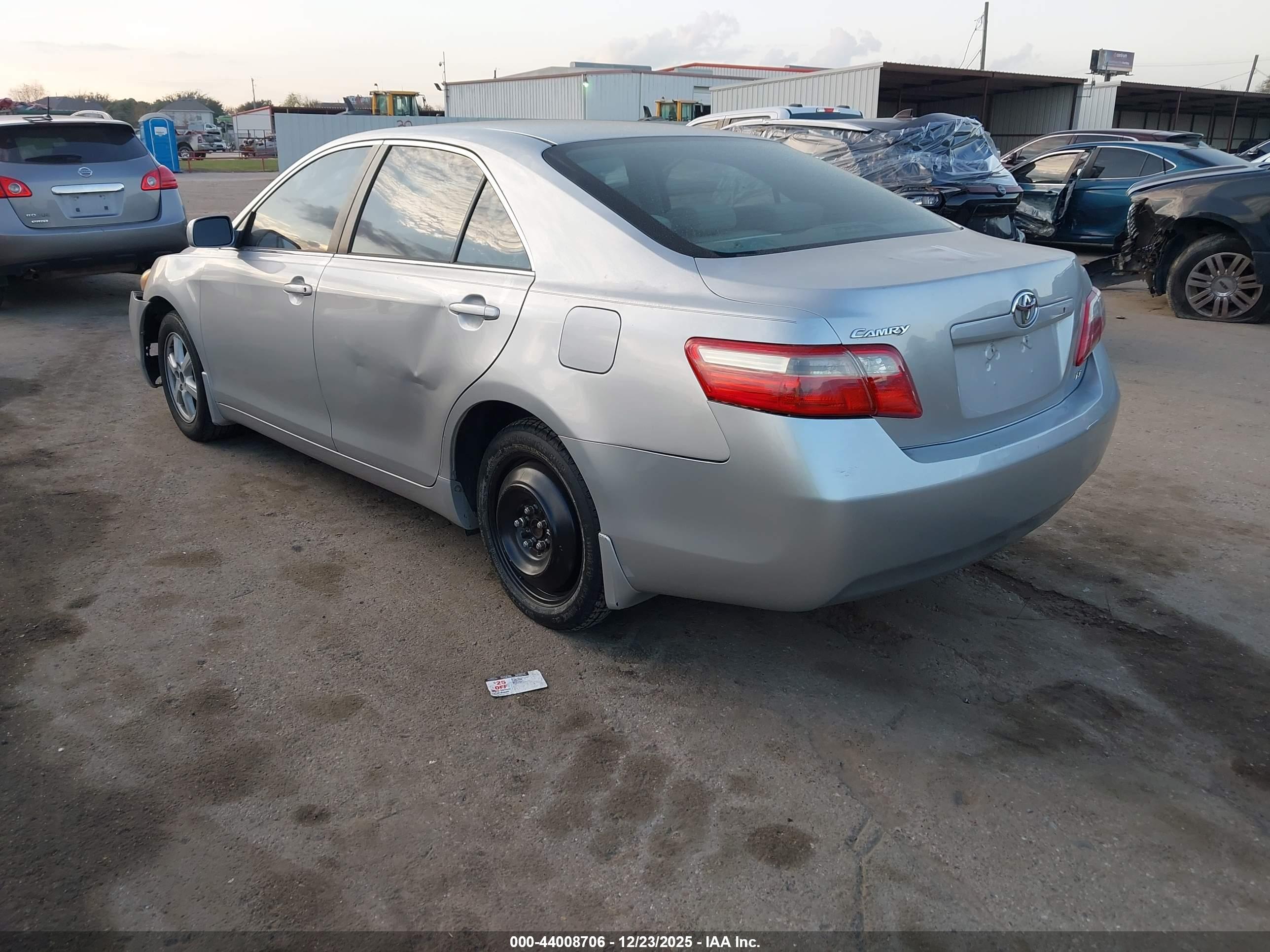 TOYOTA CAMRY image 3