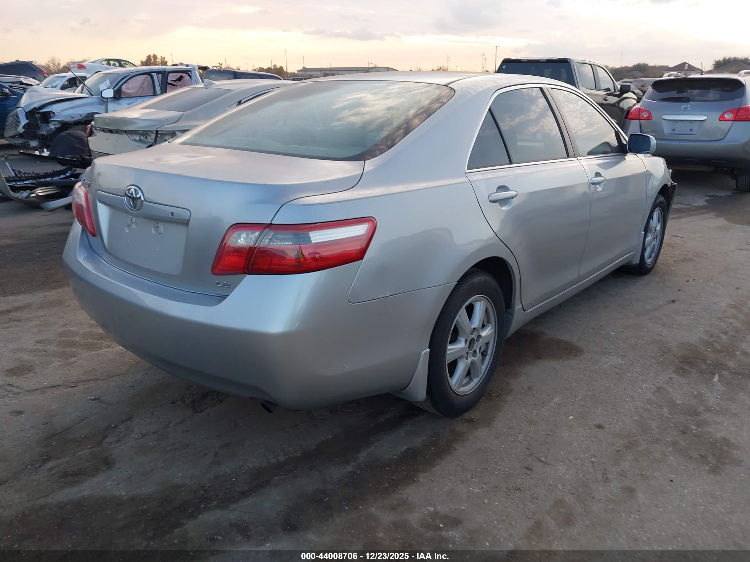 TOYOTA CAMRY image 4