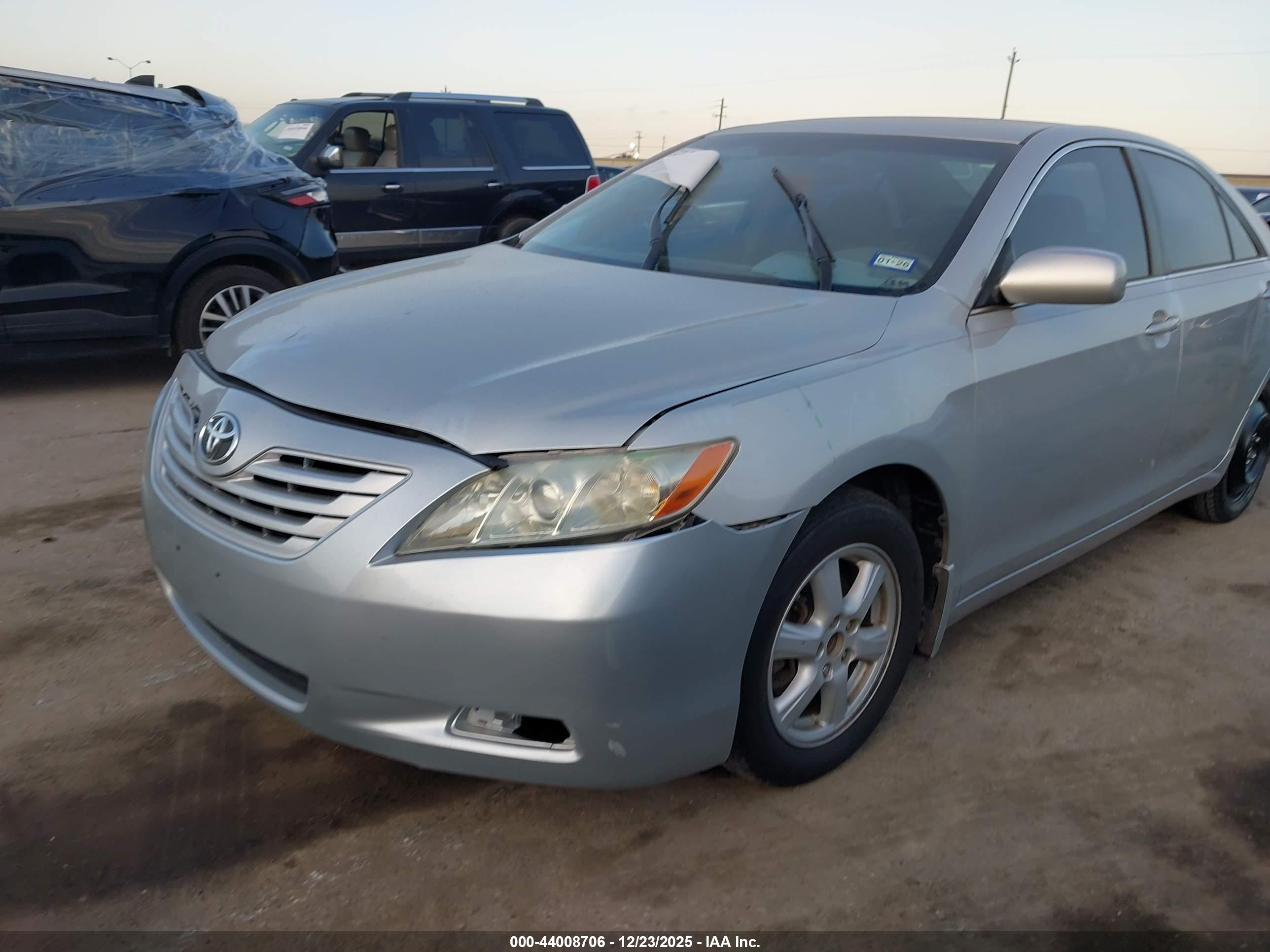 TOYOTA CAMRY image 6