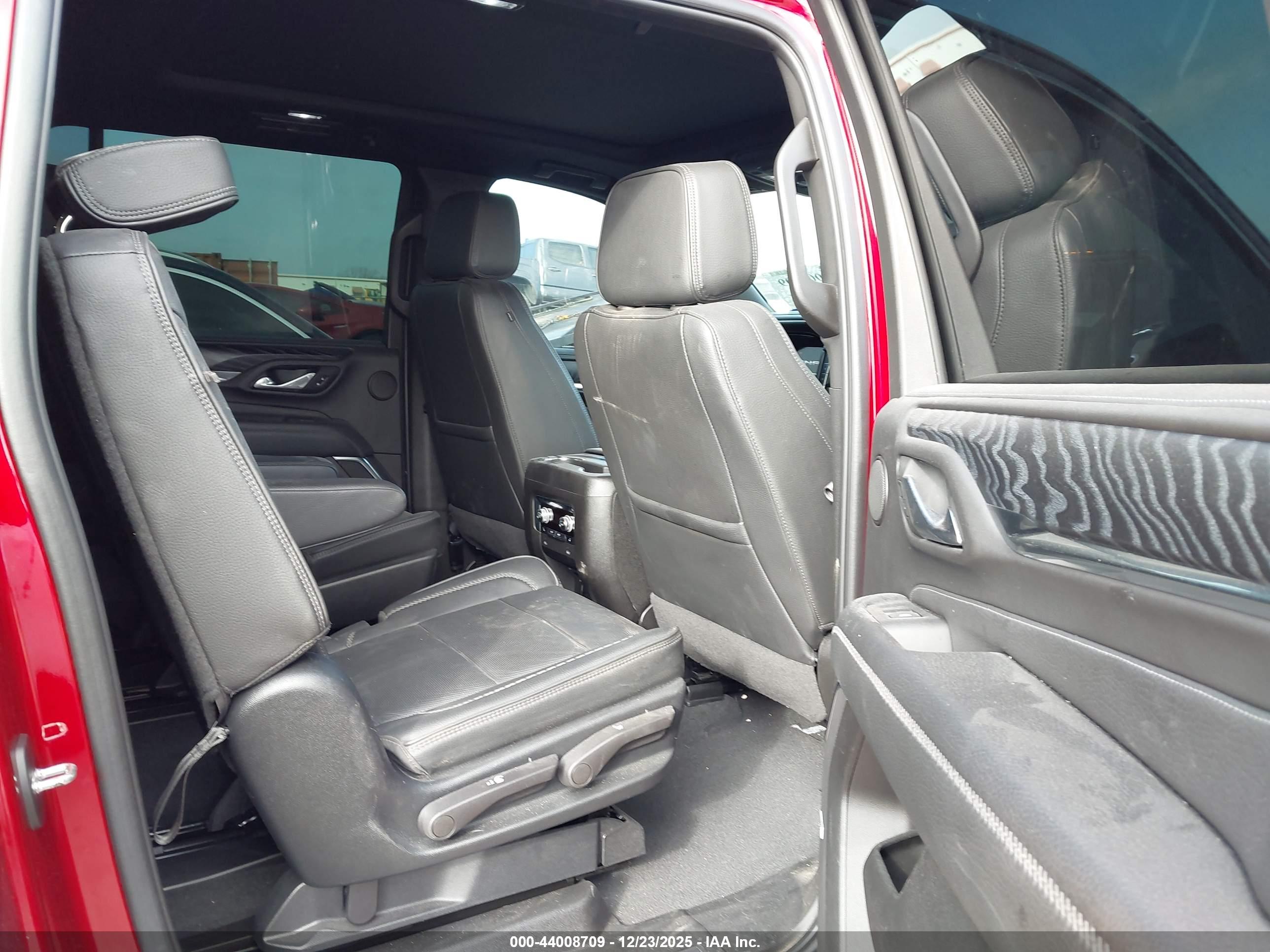 GMC YUKON image 8