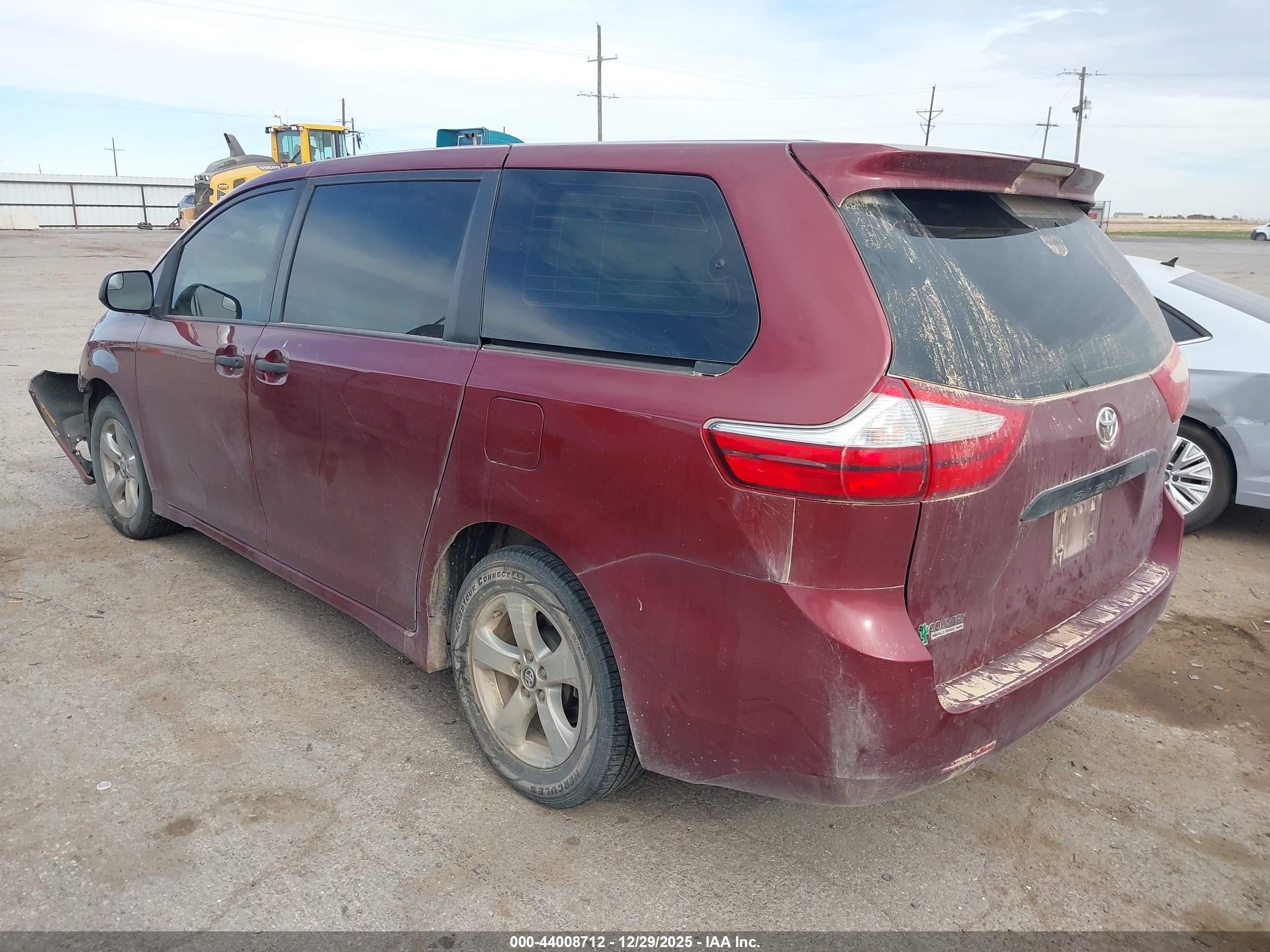 TOYOTA SIENNA image 3