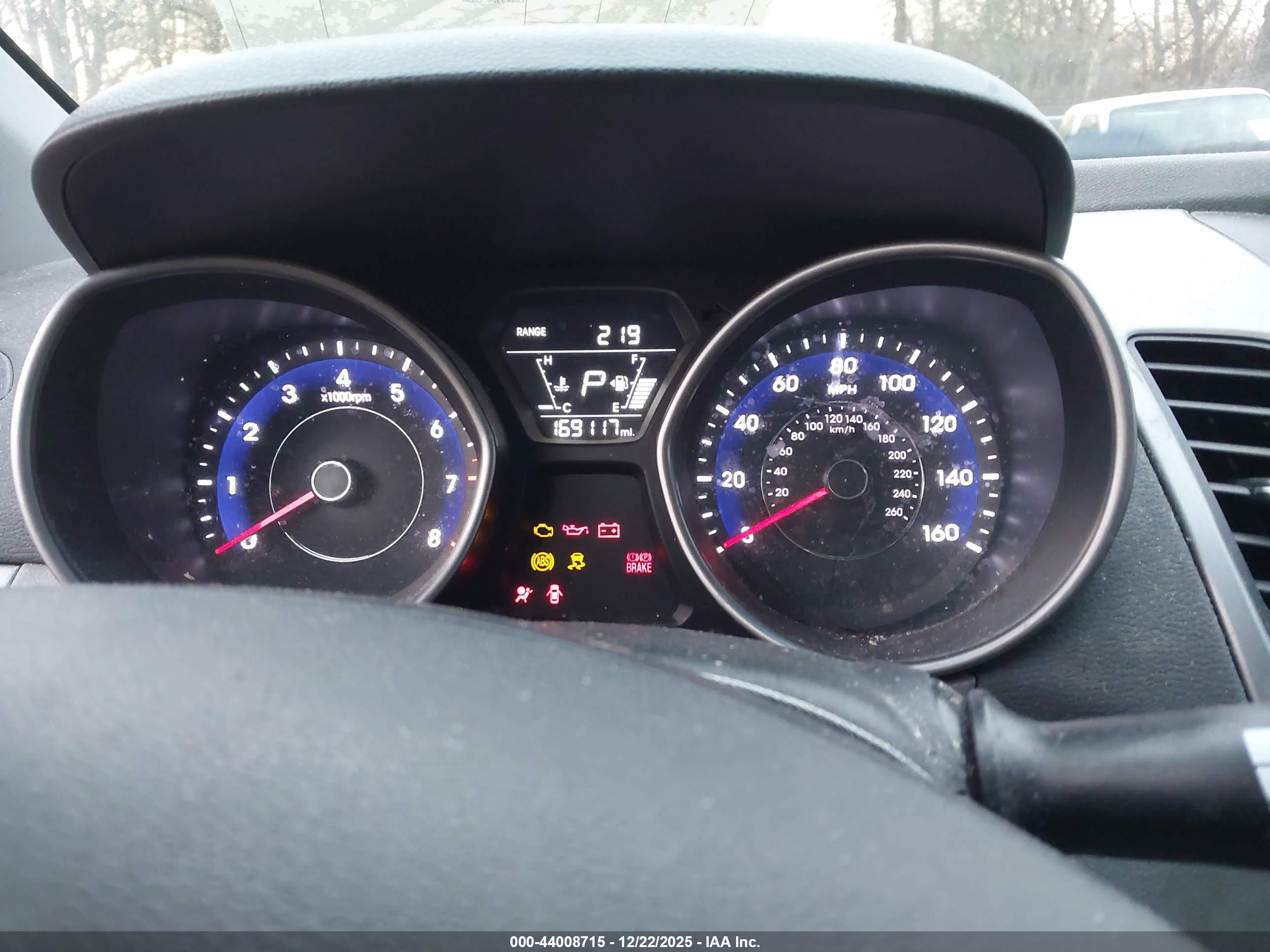 HYUNDAI ELANTRA image 7