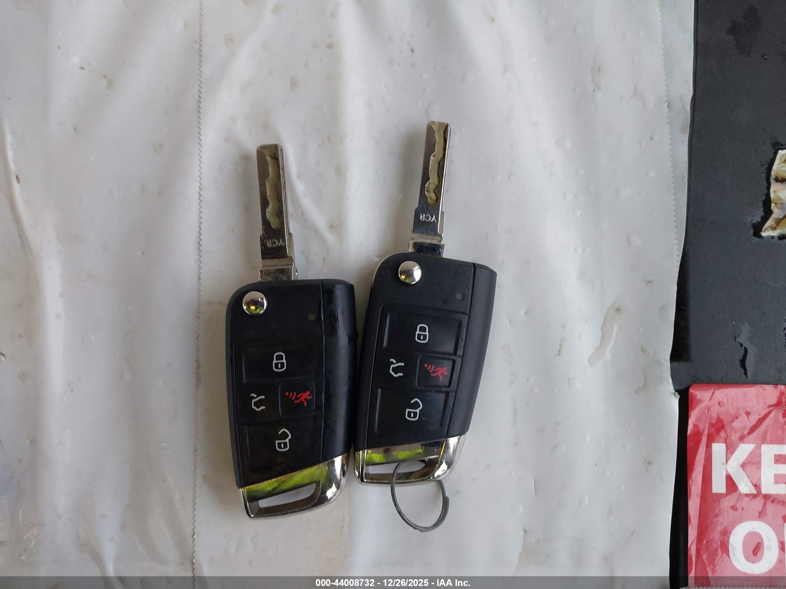 VOLKSWAGEN GOLF image 11