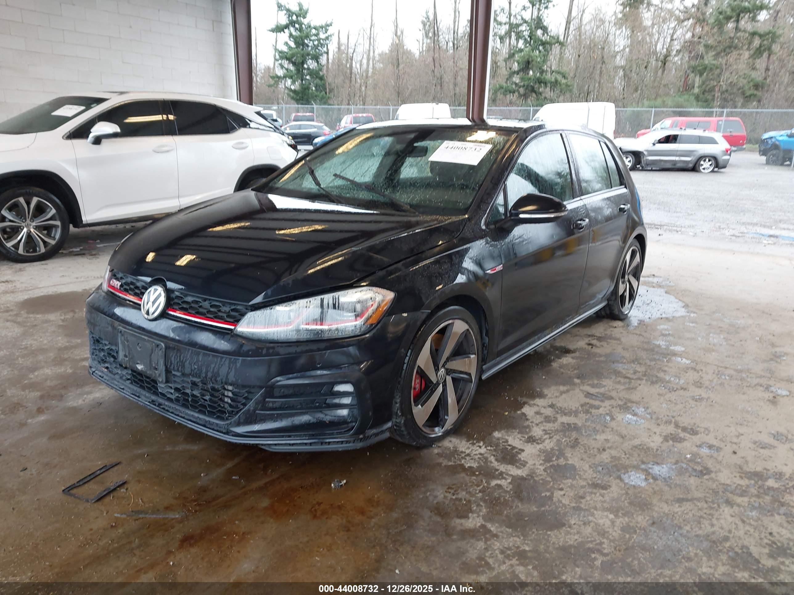 VOLKSWAGEN GOLF image 2