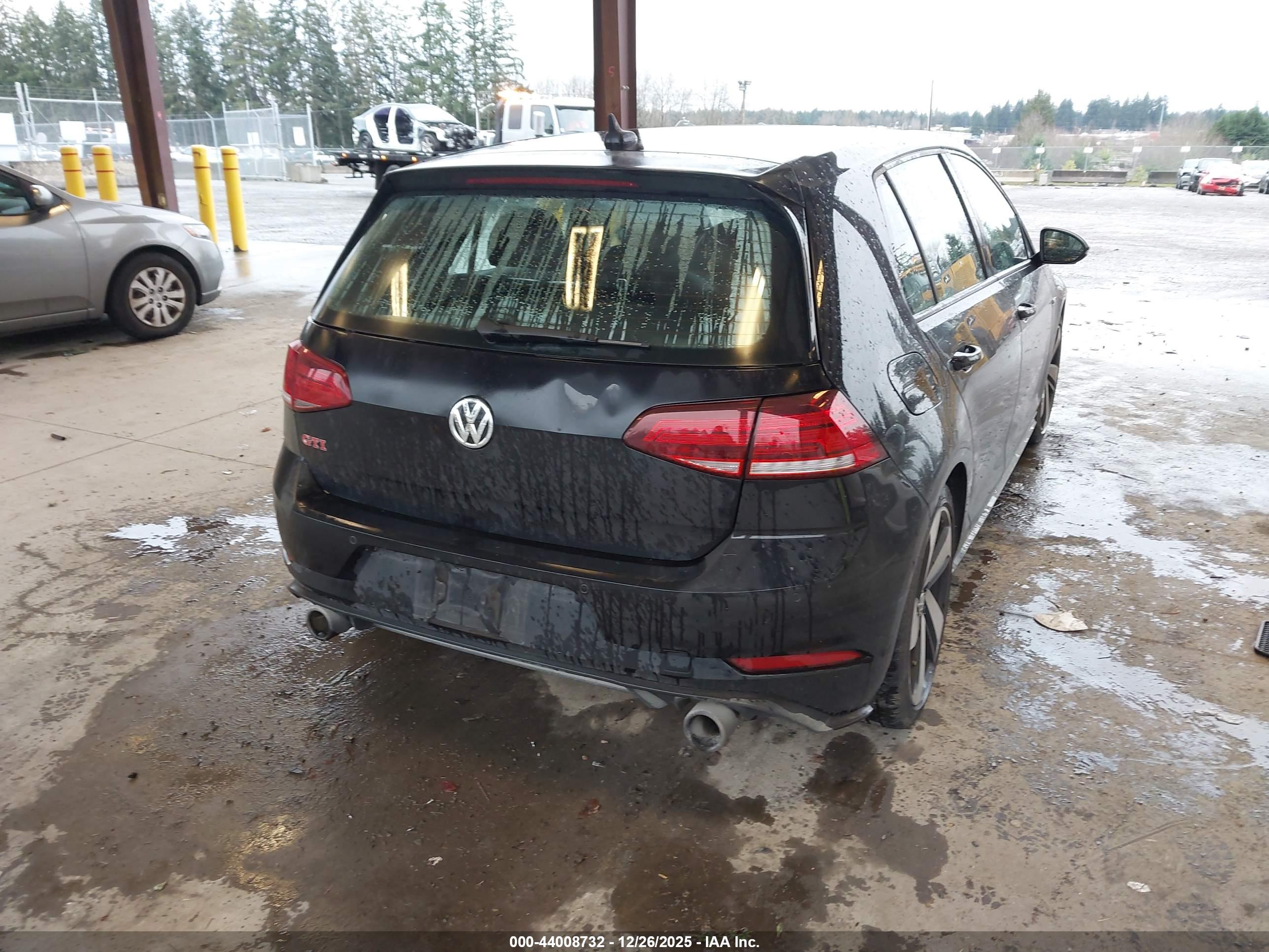 VOLKSWAGEN GOLF image 4