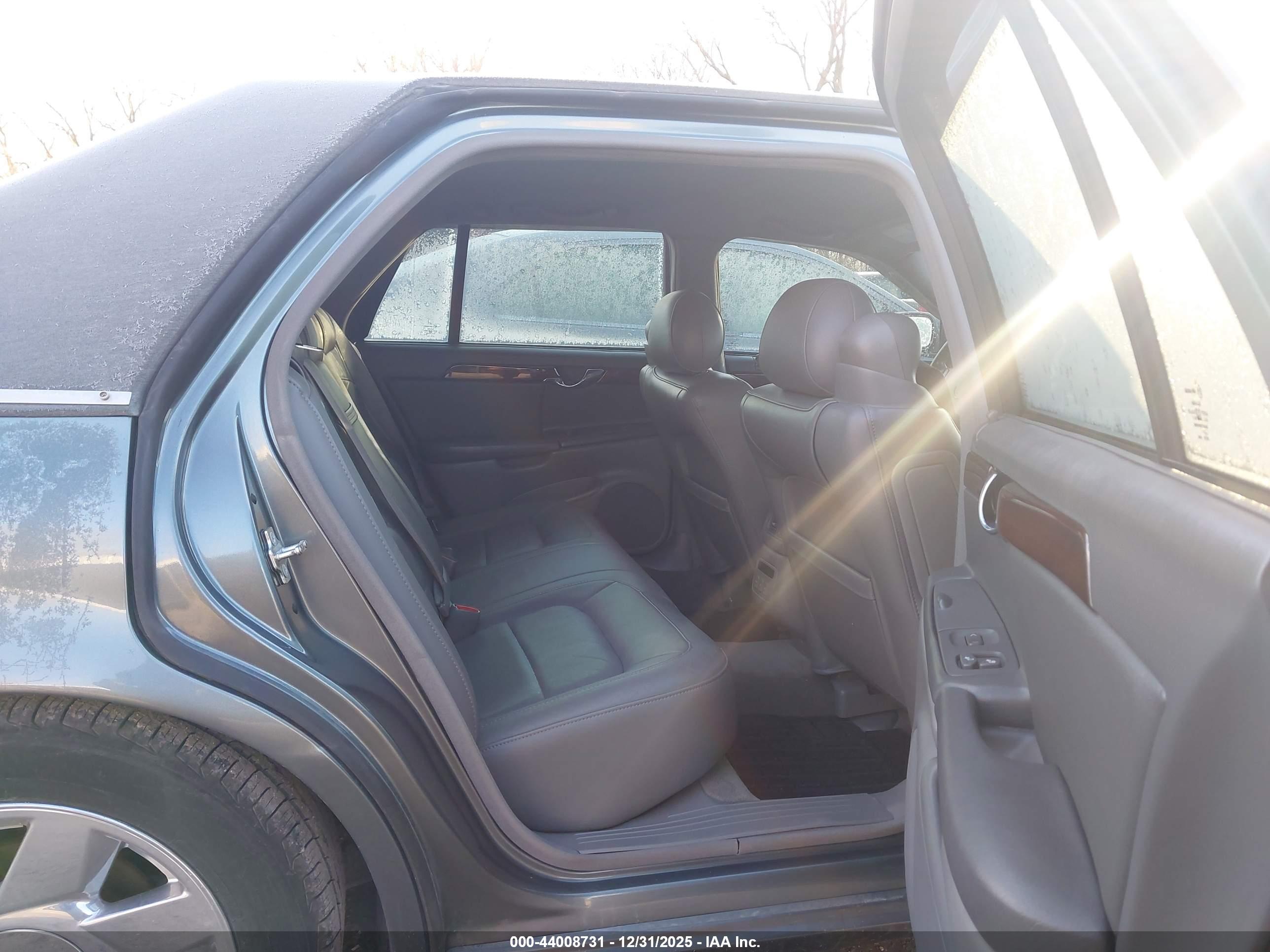 CADILLAC DEVILLE image 8