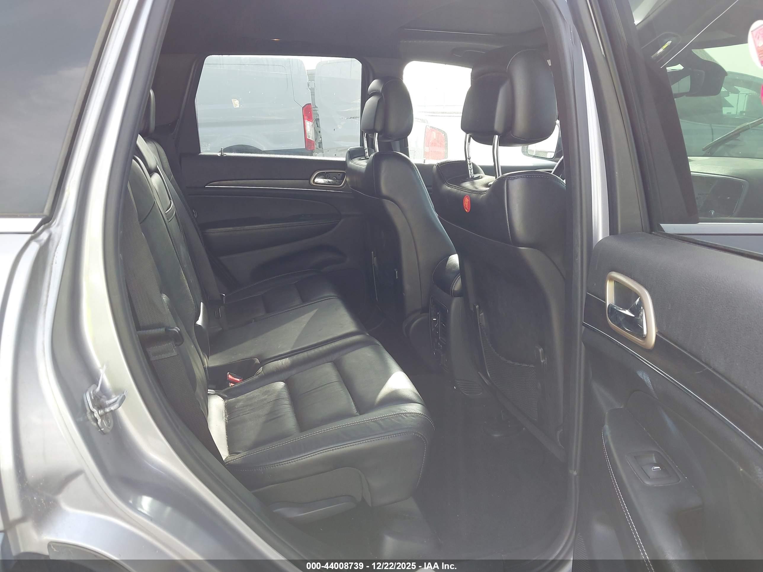 JEEP GRAND image 8