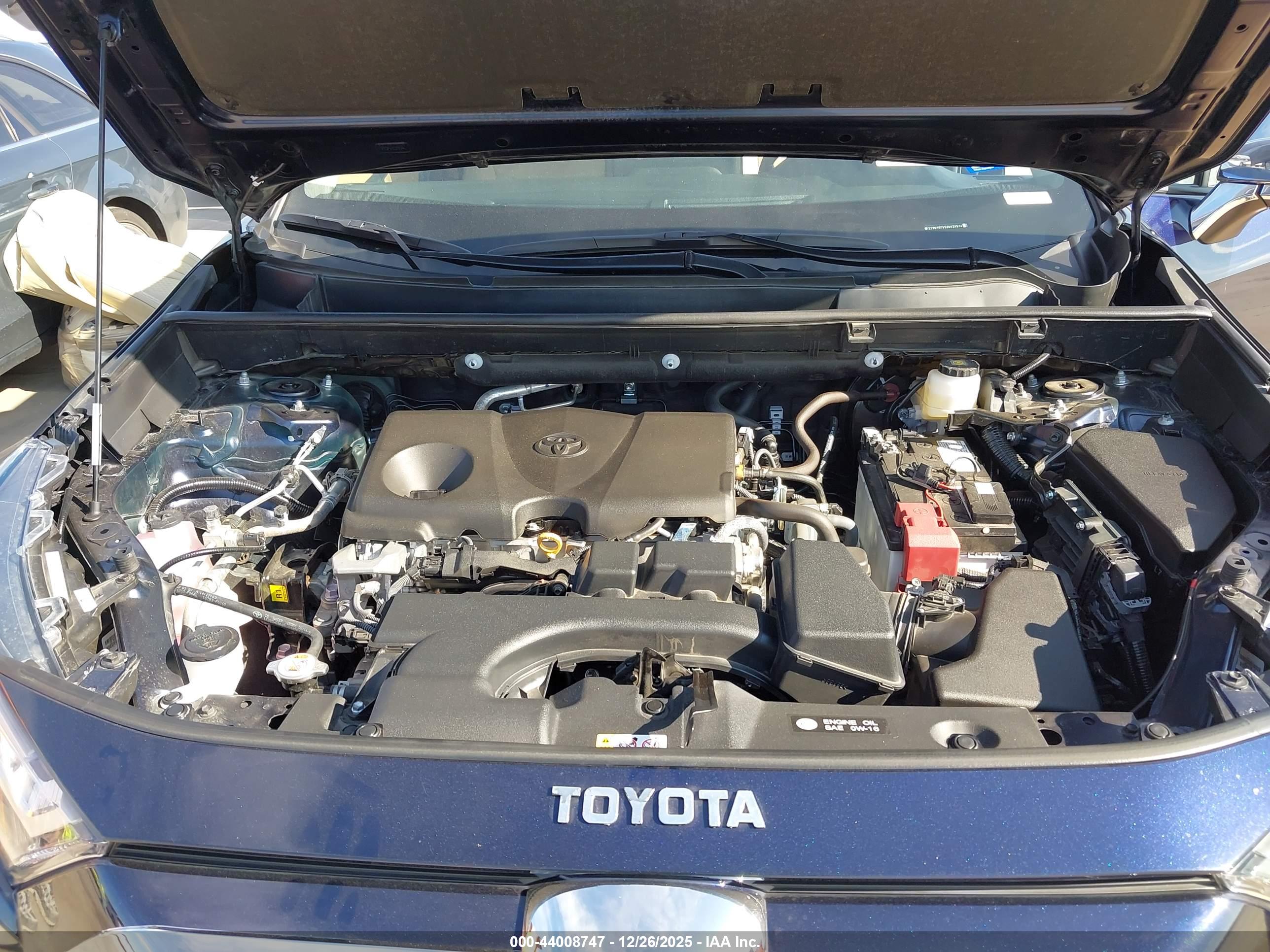 TOYOTA RAV4 image 10