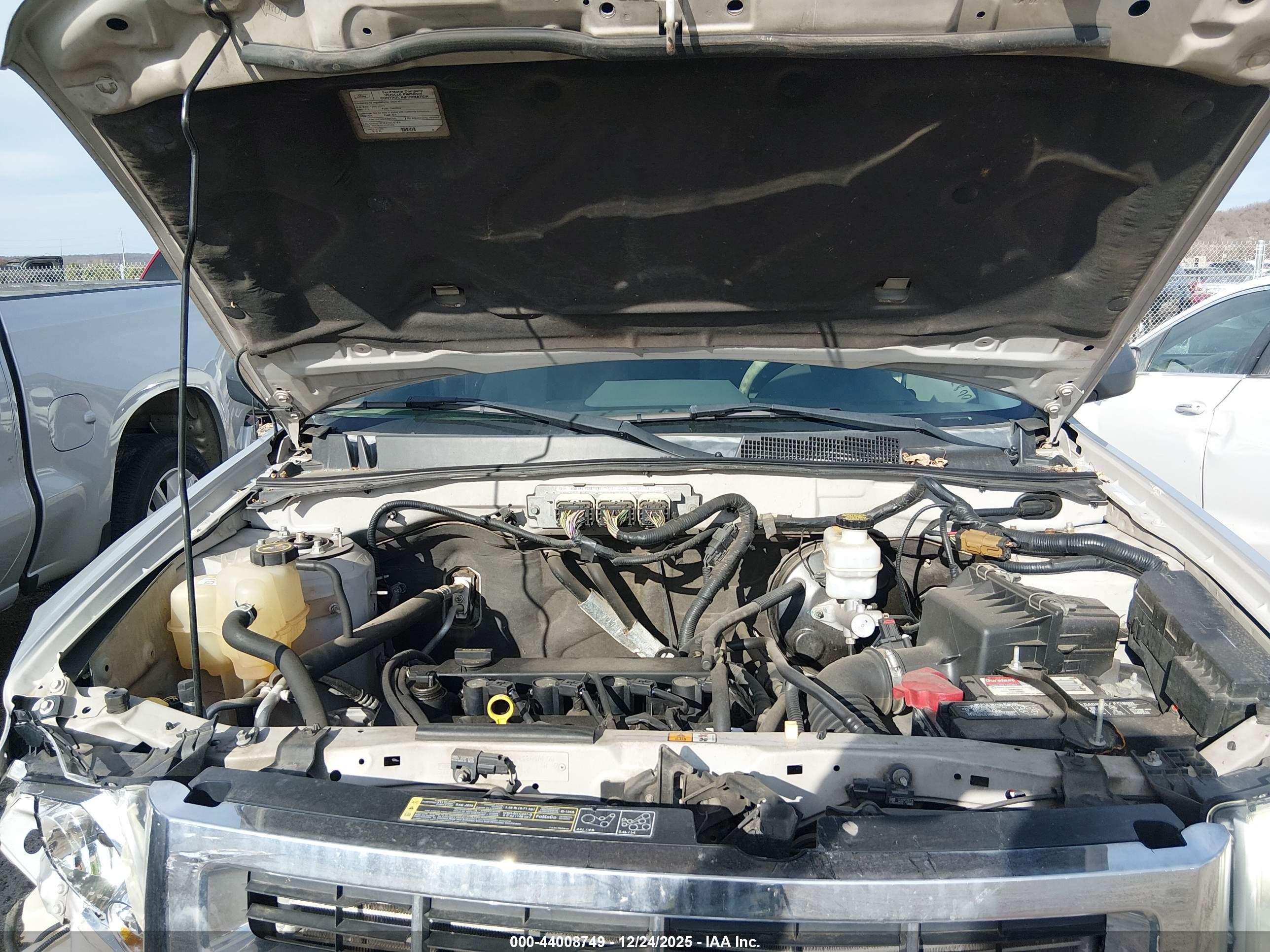 FORD ESCAPE image 10