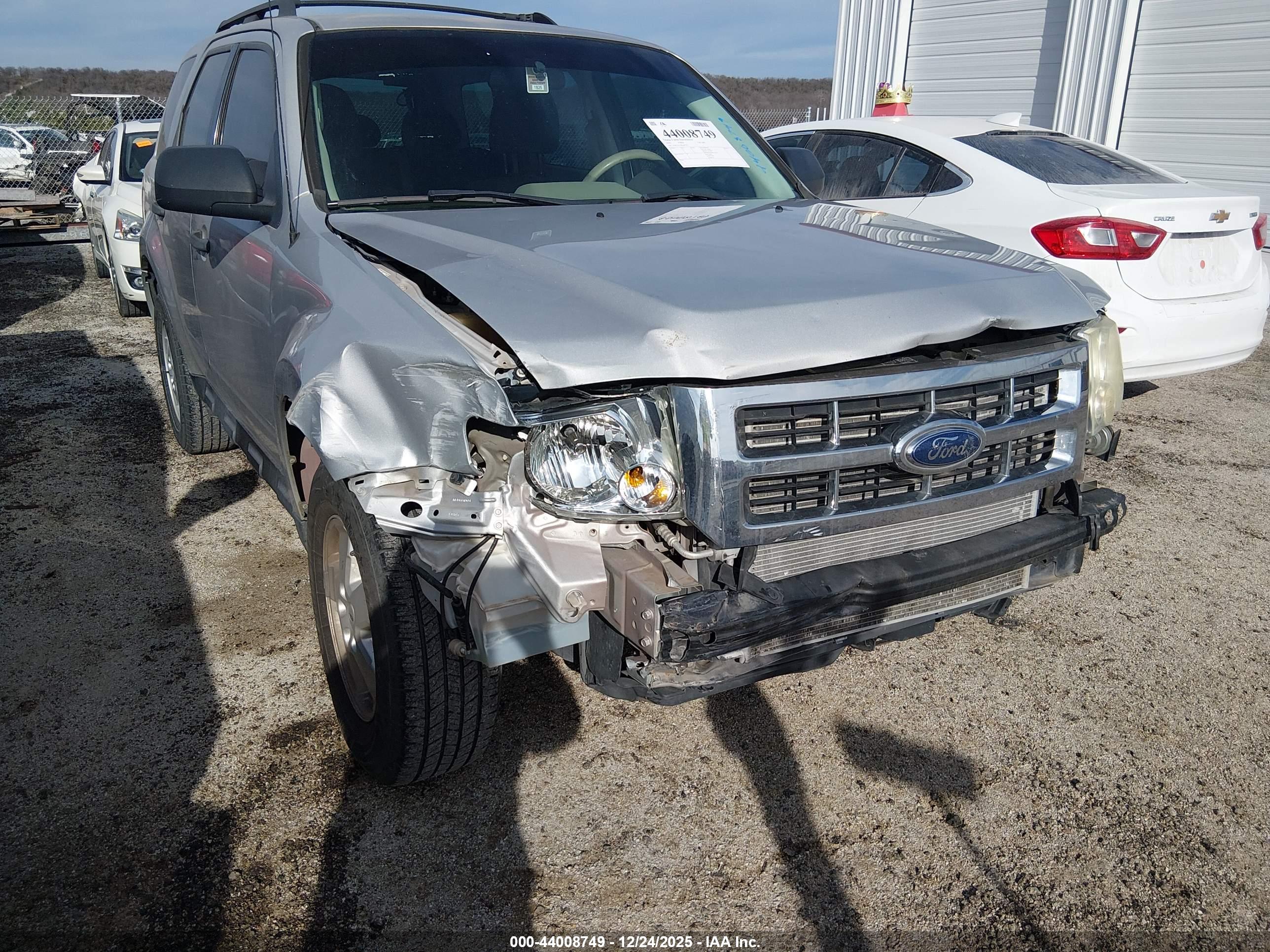 FORD ESCAPE image 6