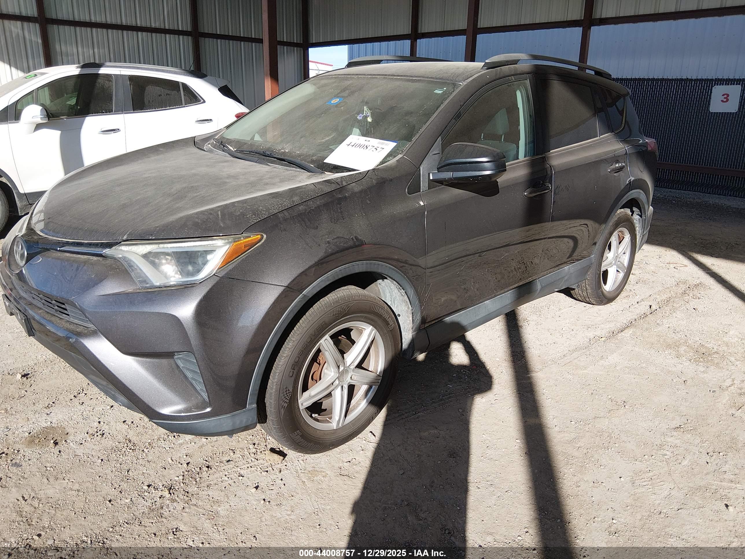TOYOTA RAV4 image 2