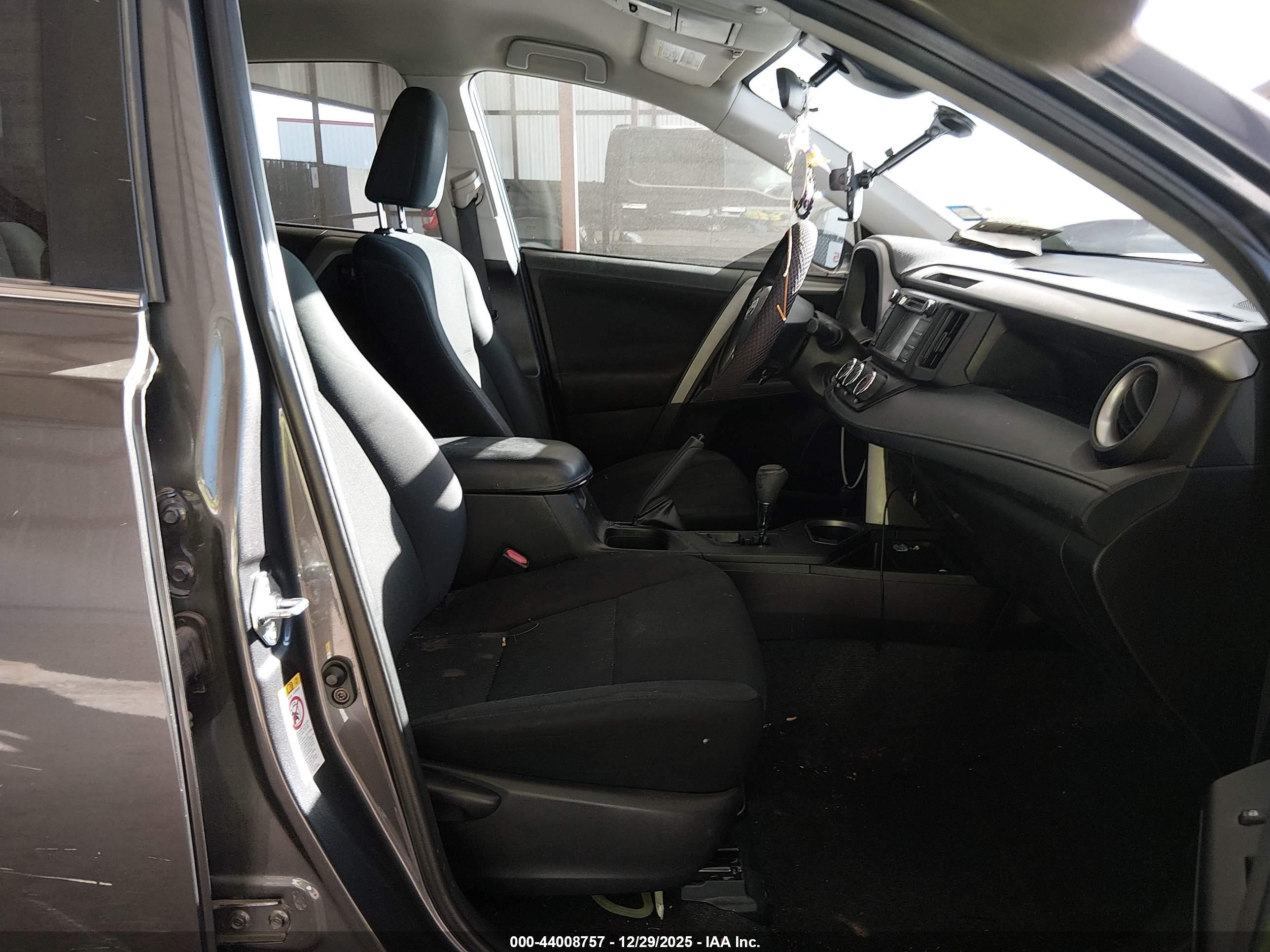 TOYOTA RAV4 image 5