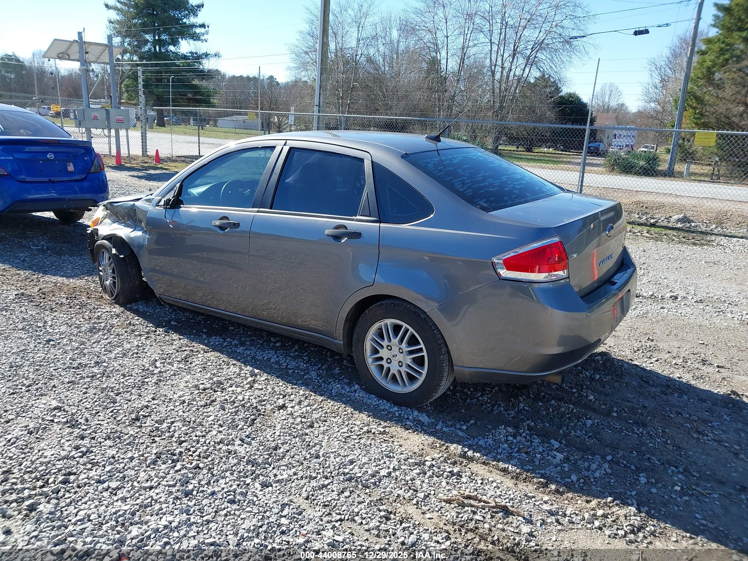 FORD FOCUS image 3