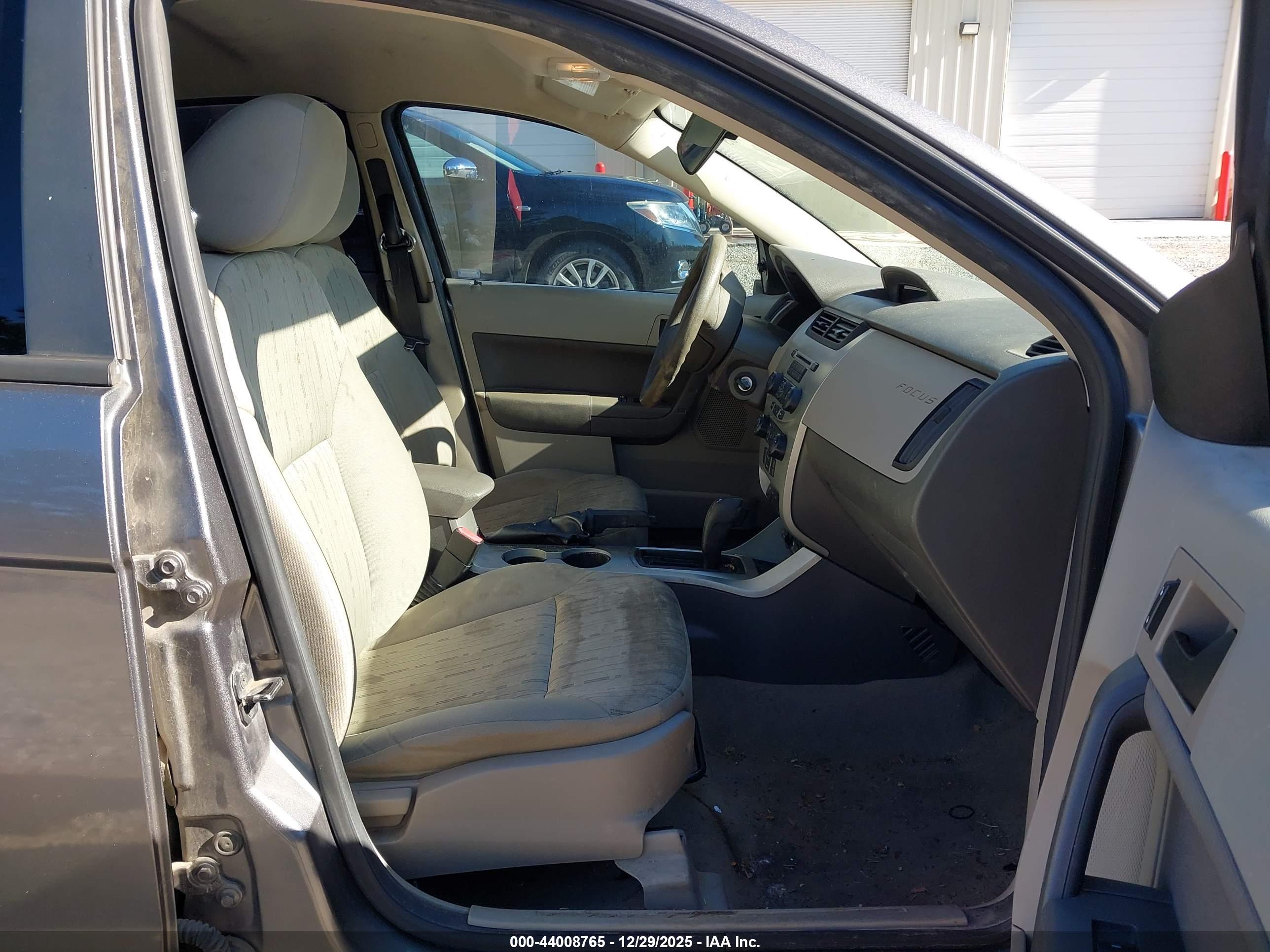 FORD FOCUS image 5