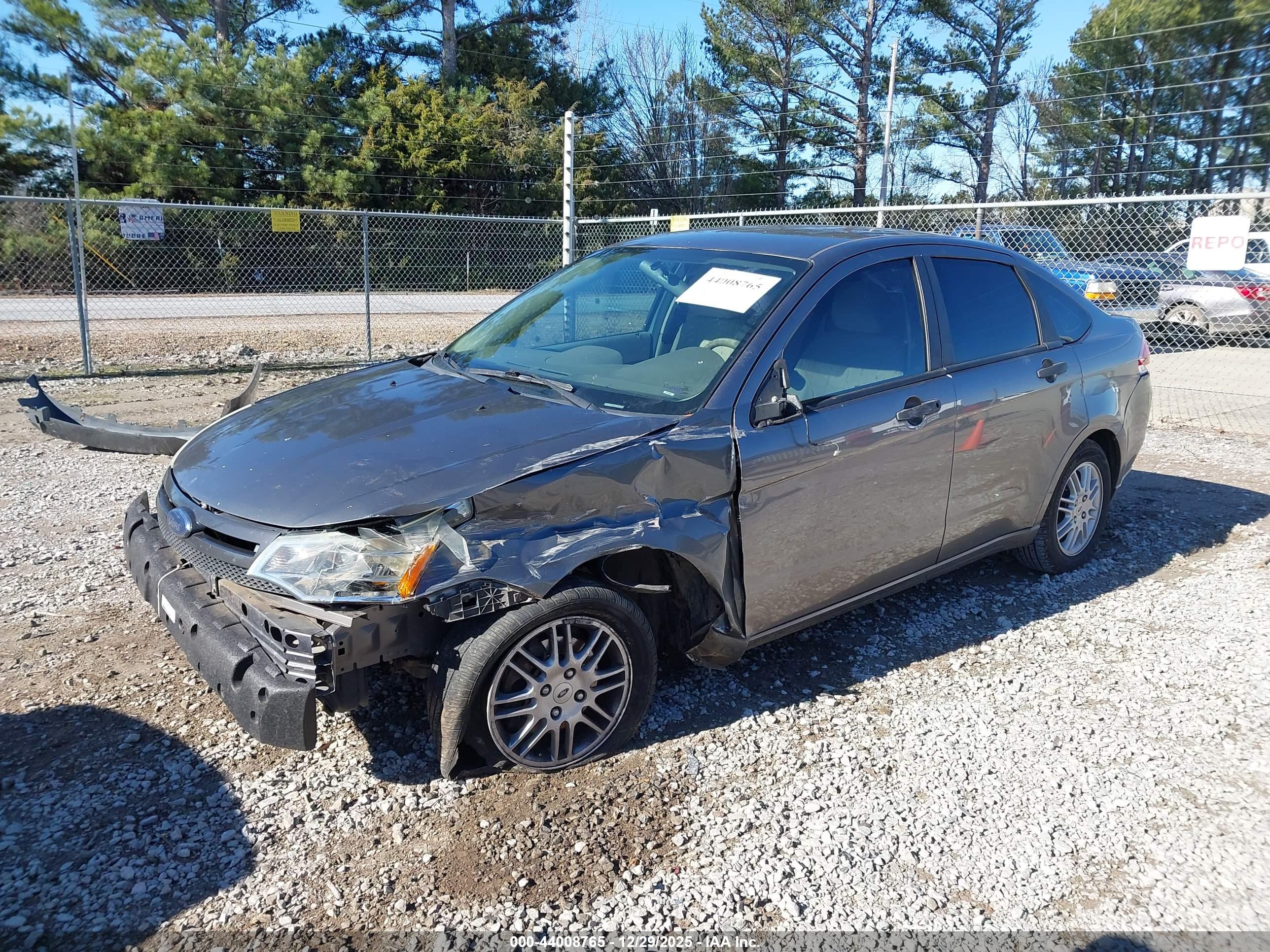 FORD FOCUS image 6