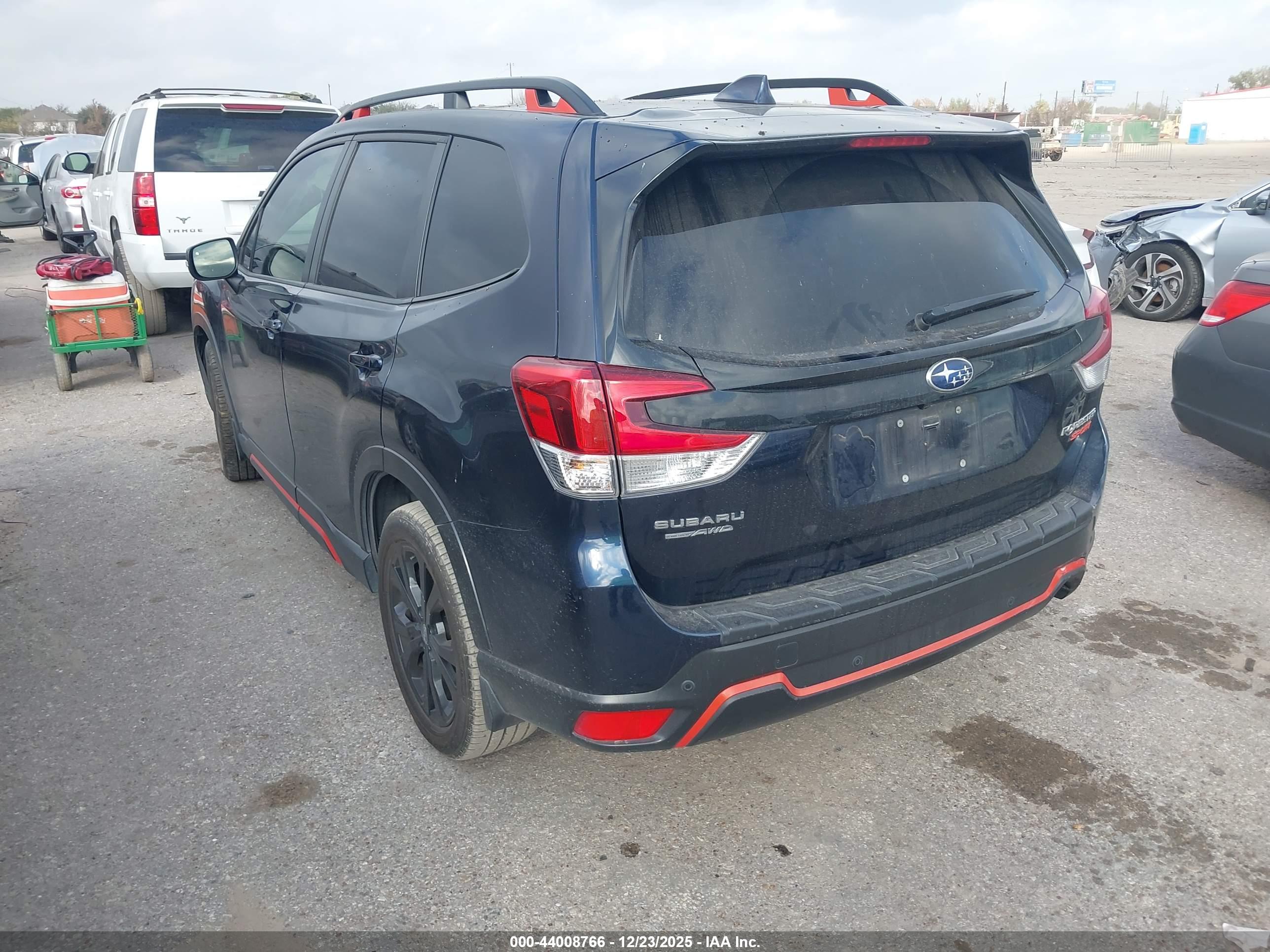 SUBARU FORESTER image 3
