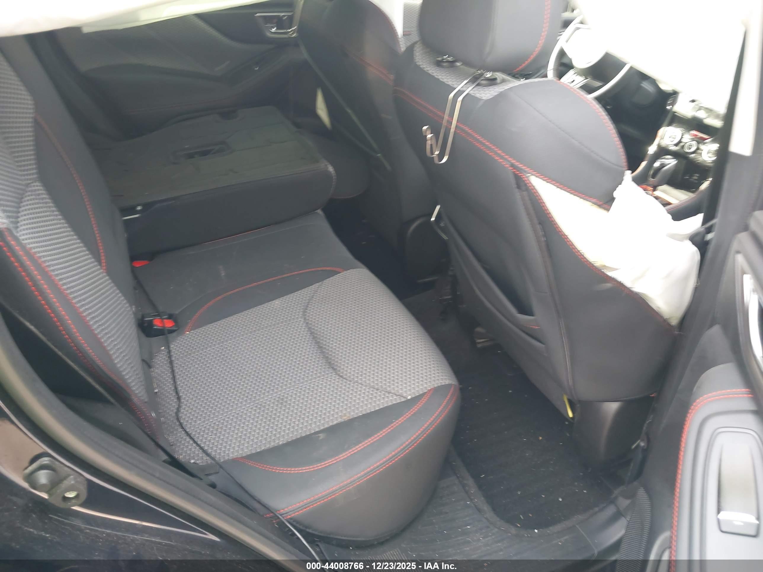 SUBARU FORESTER image 8