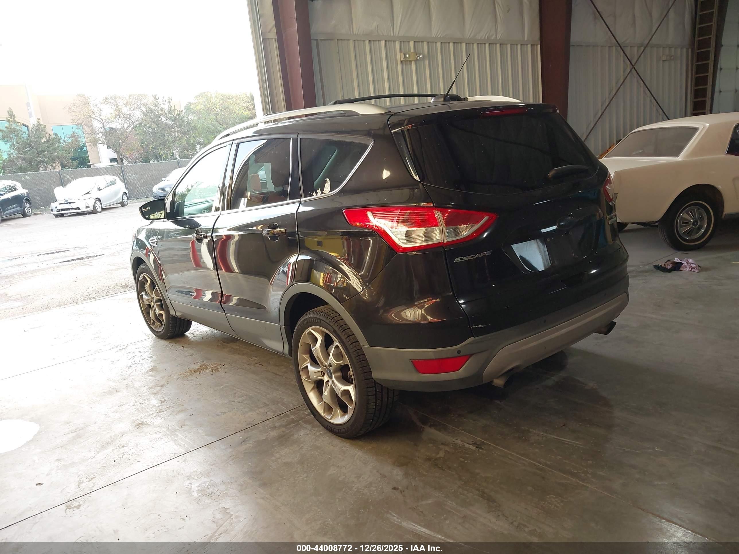 FORD ESCAPE image 3