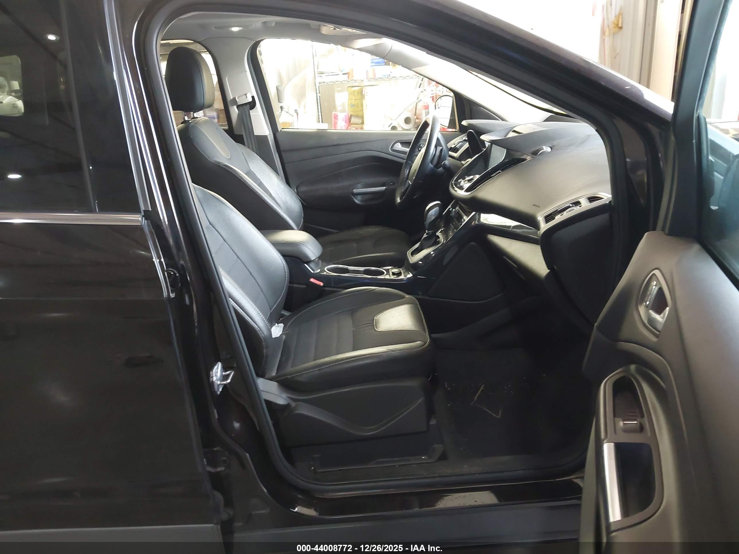FORD ESCAPE image 5