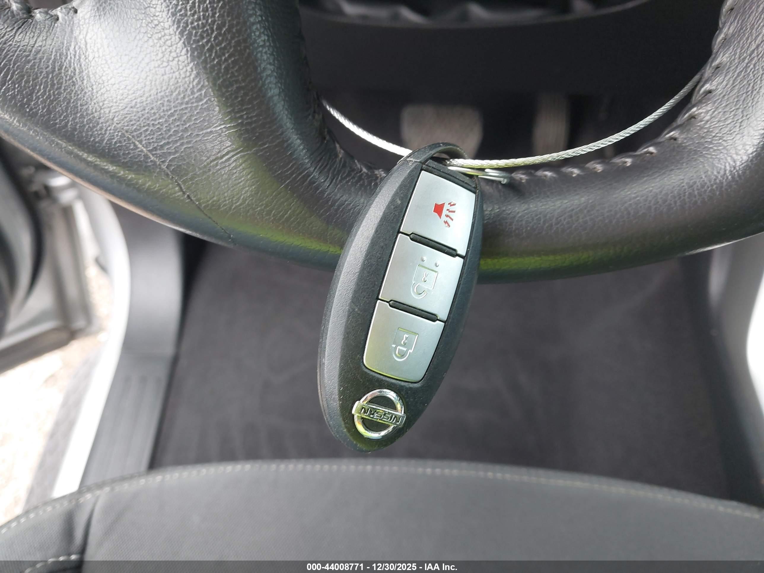 NISSAN TITAN image 11
