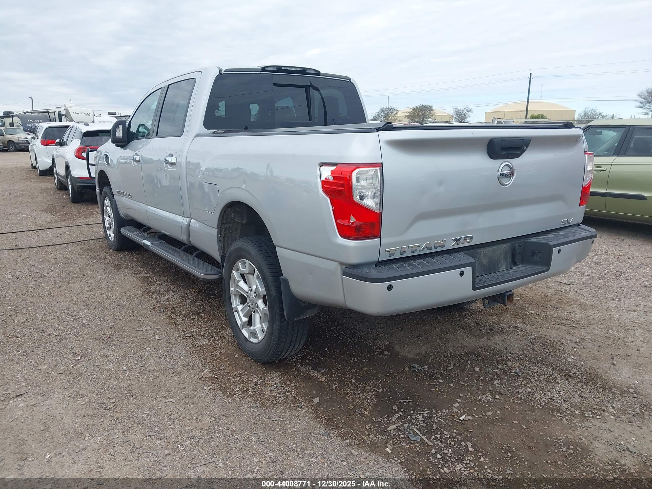 NISSAN TITAN image 3