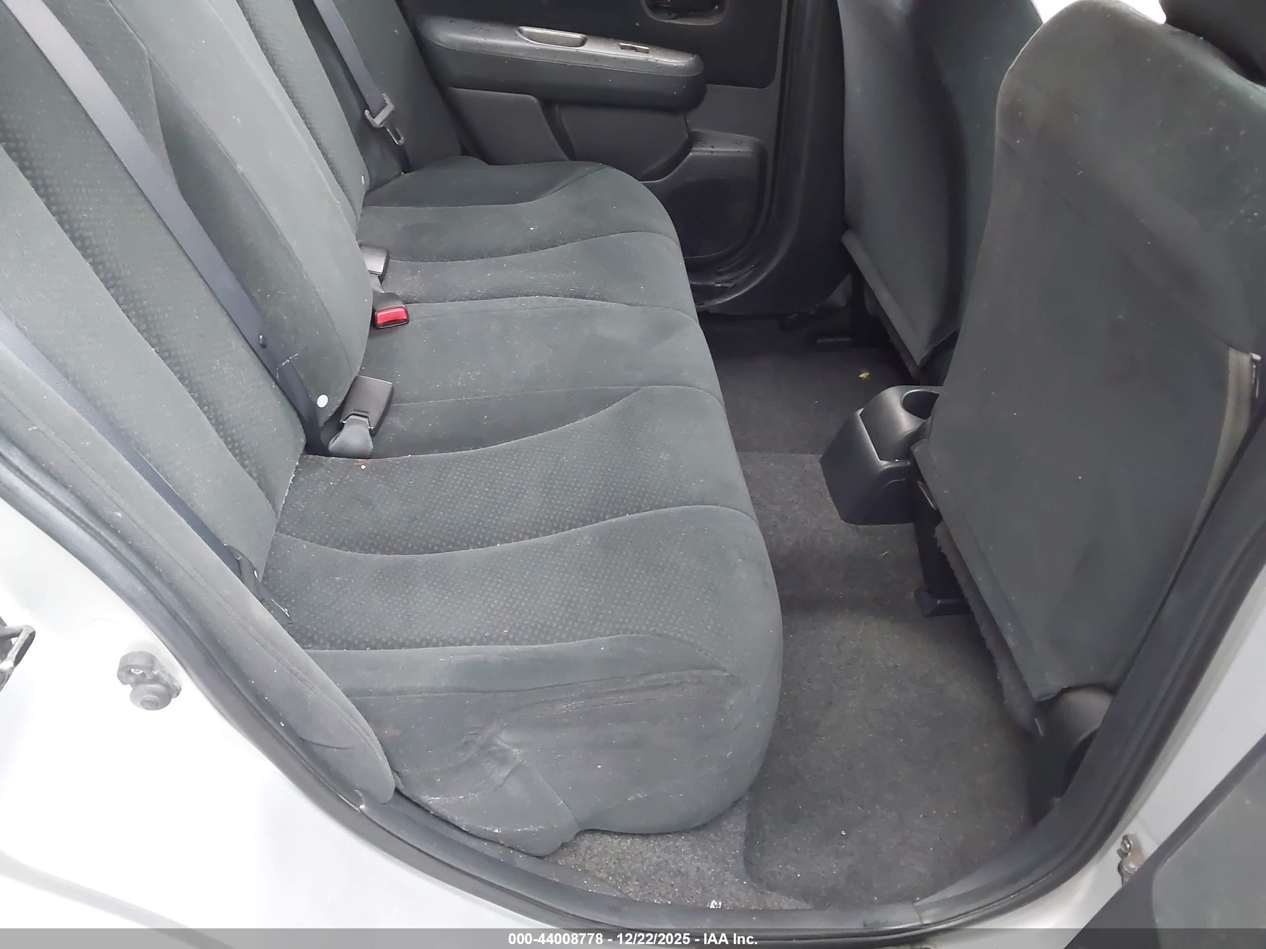 NISSAN VERSA image 8