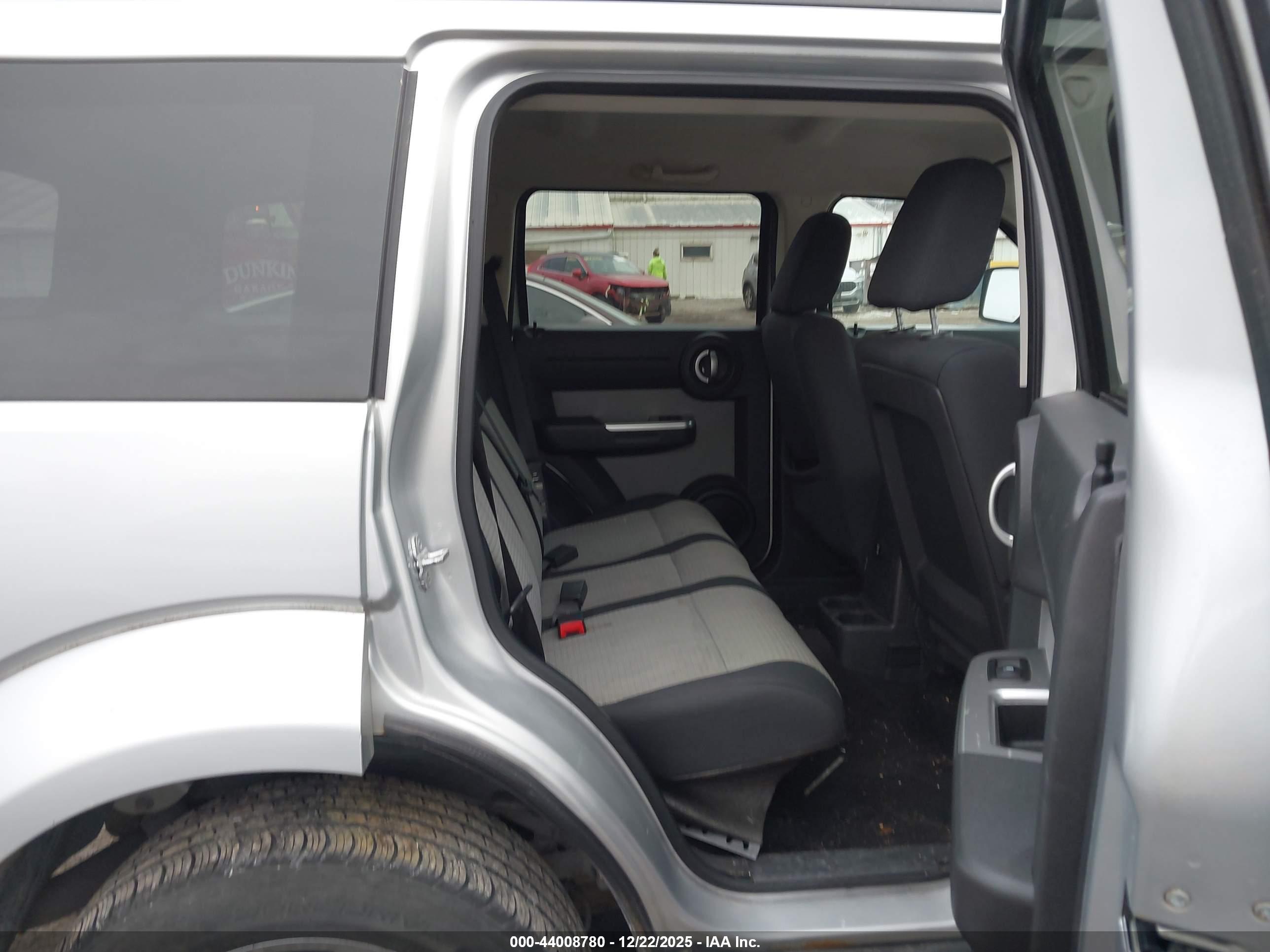 DODGE NITRO image 8