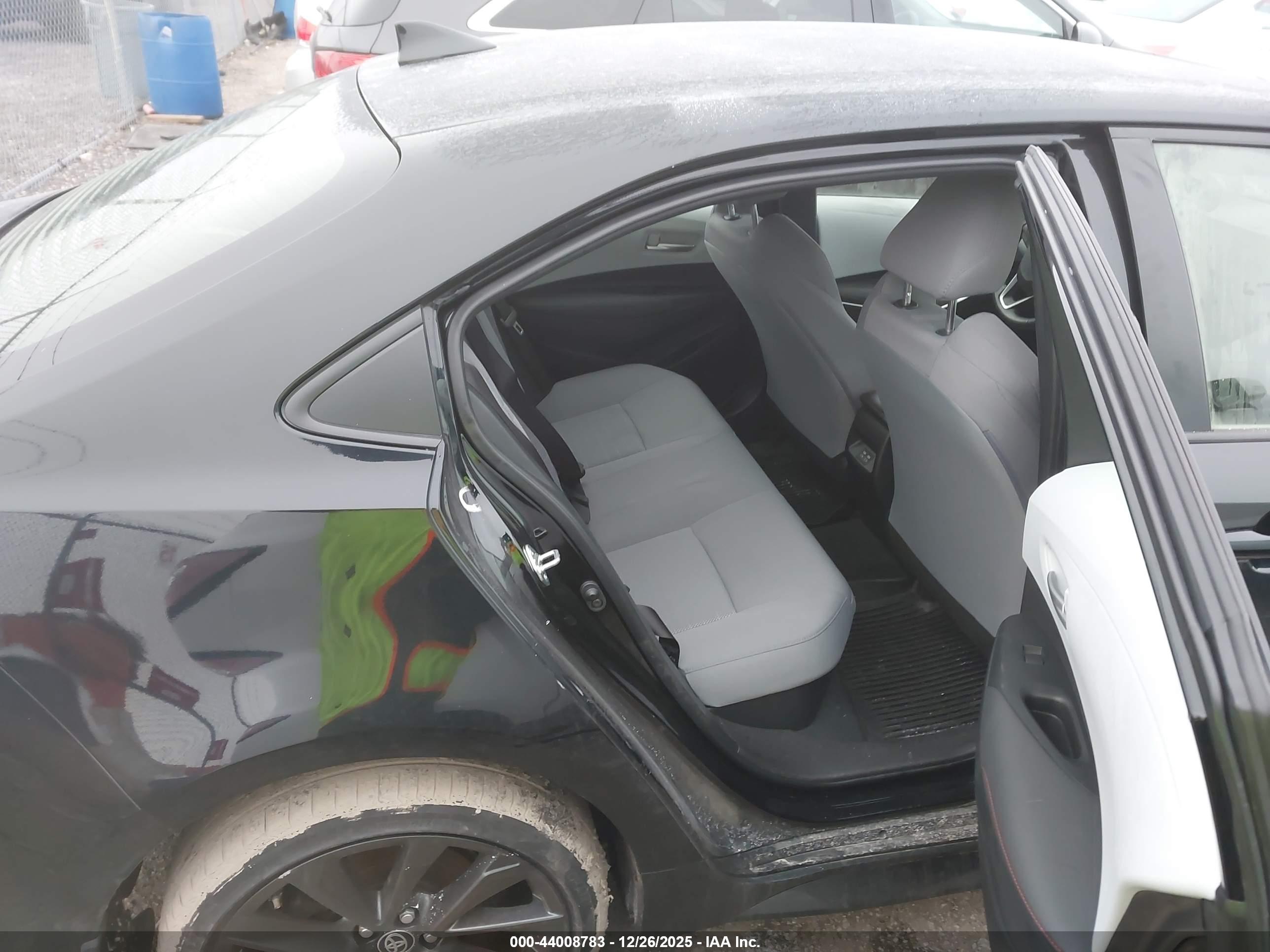 TOYOTA COROLLA image 8