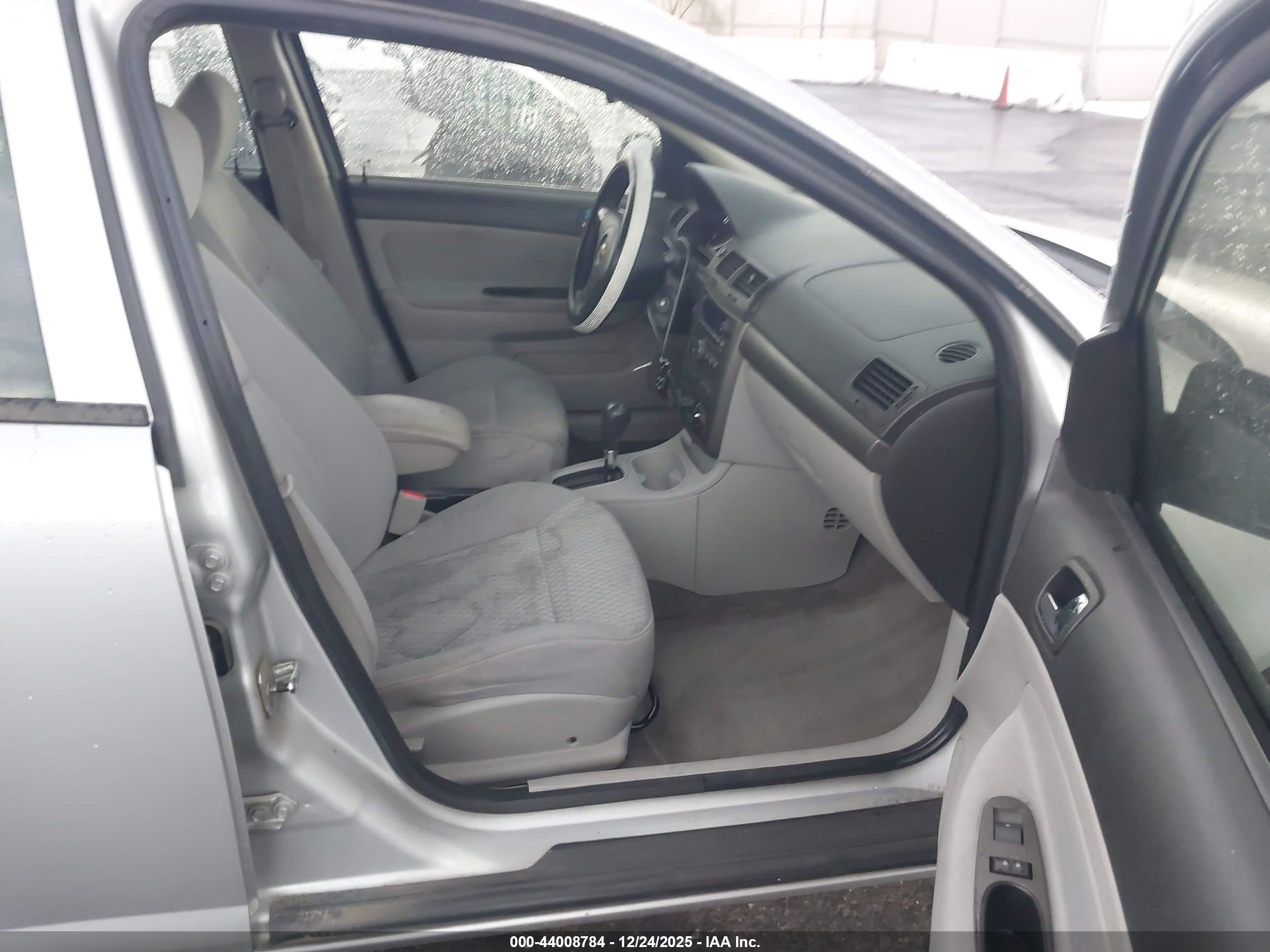 CHEVROLET COBALT image 5
