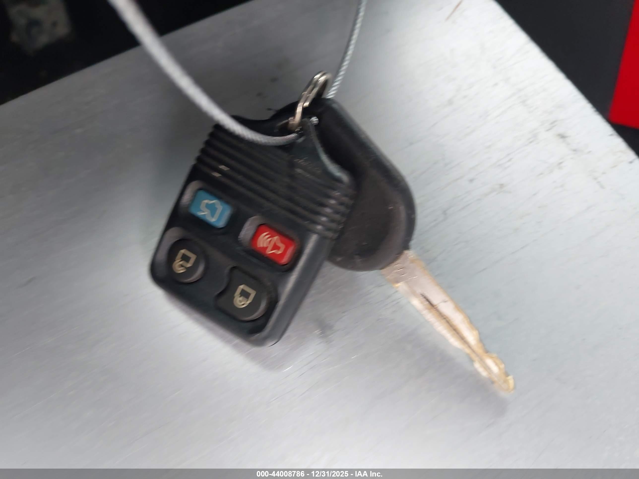 FORD MUSTANG image 11