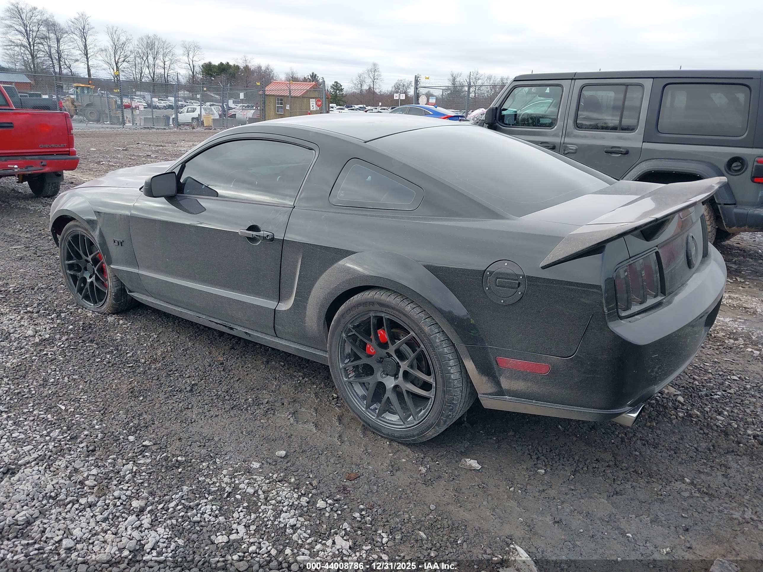 FORD MUSTANG image 3