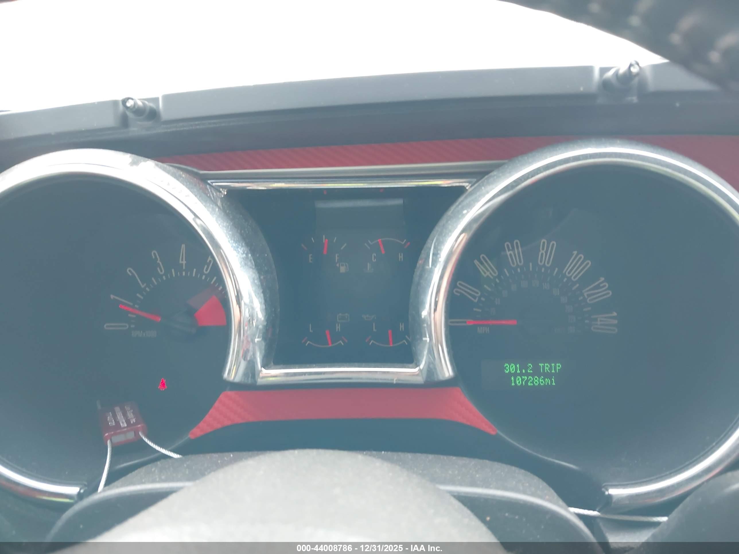 FORD MUSTANG image 7