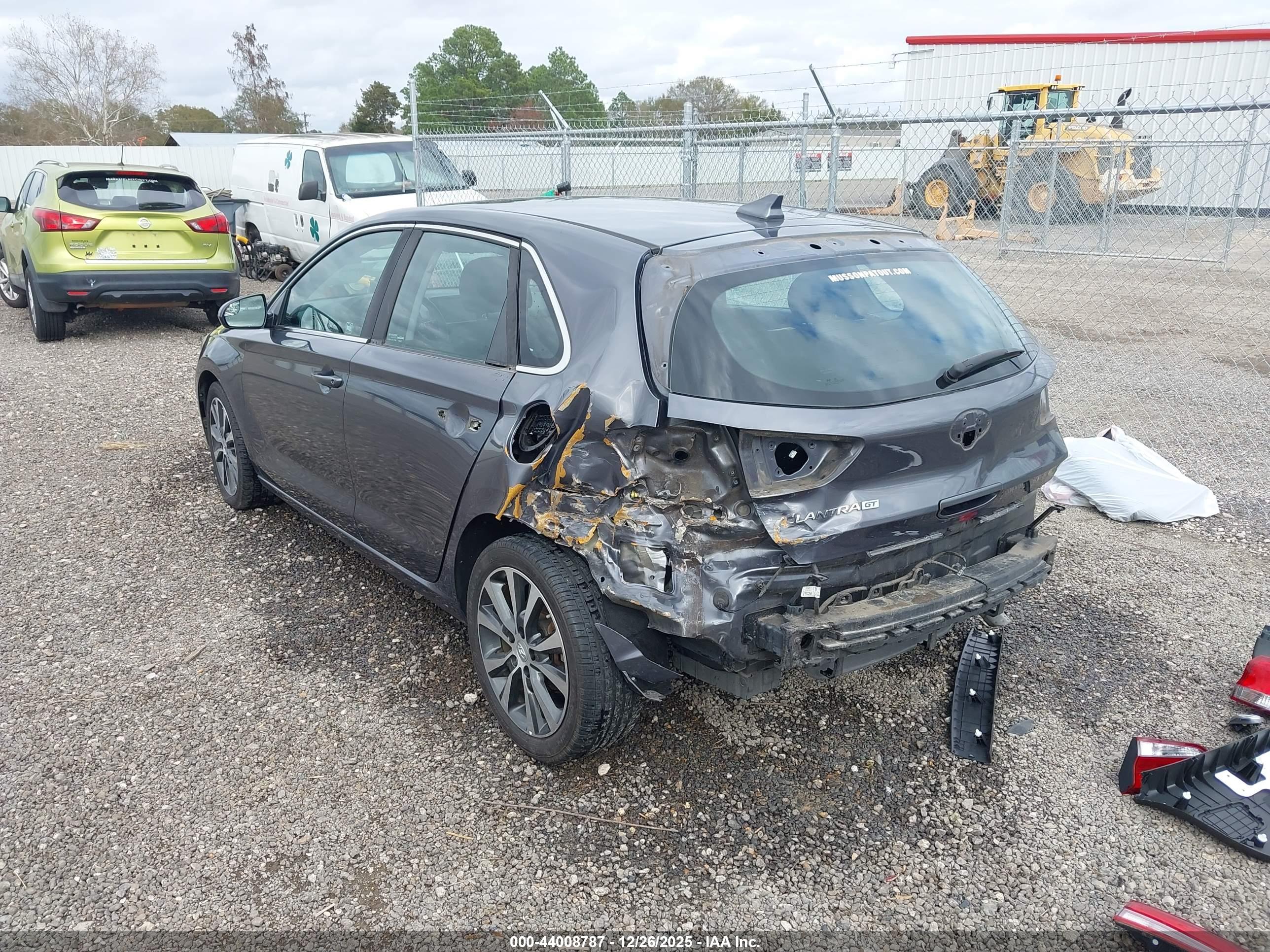HYUNDAI ELANTRA image 3