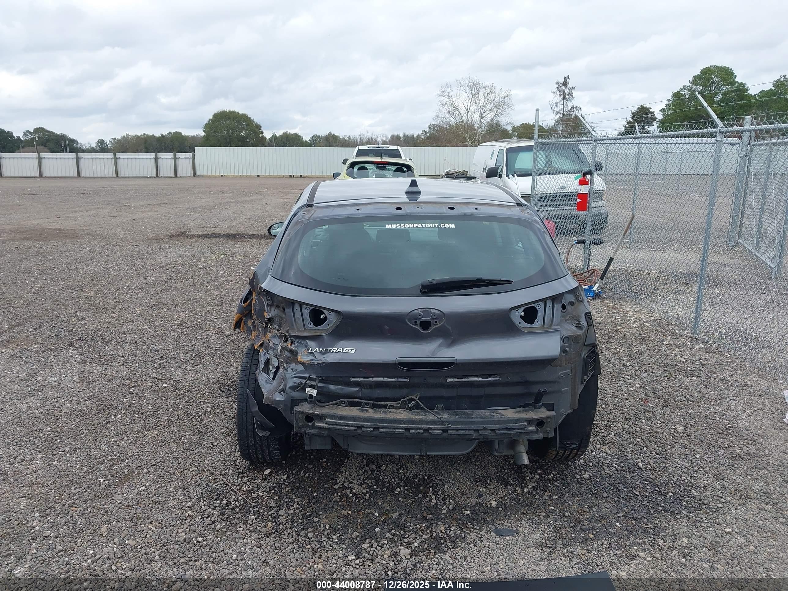 HYUNDAI ELANTRA image 6