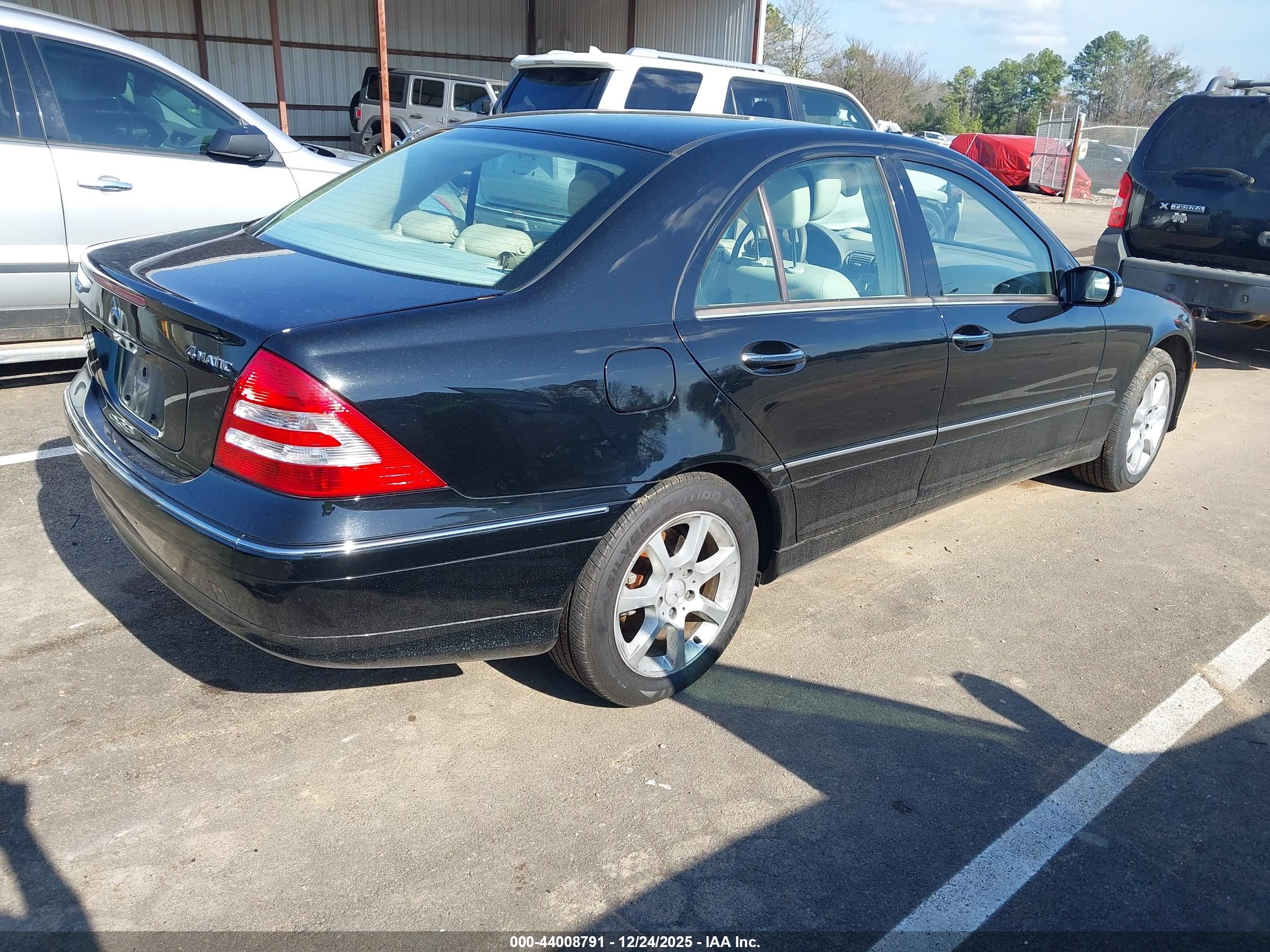 MERCEDES-BENZ C image 4