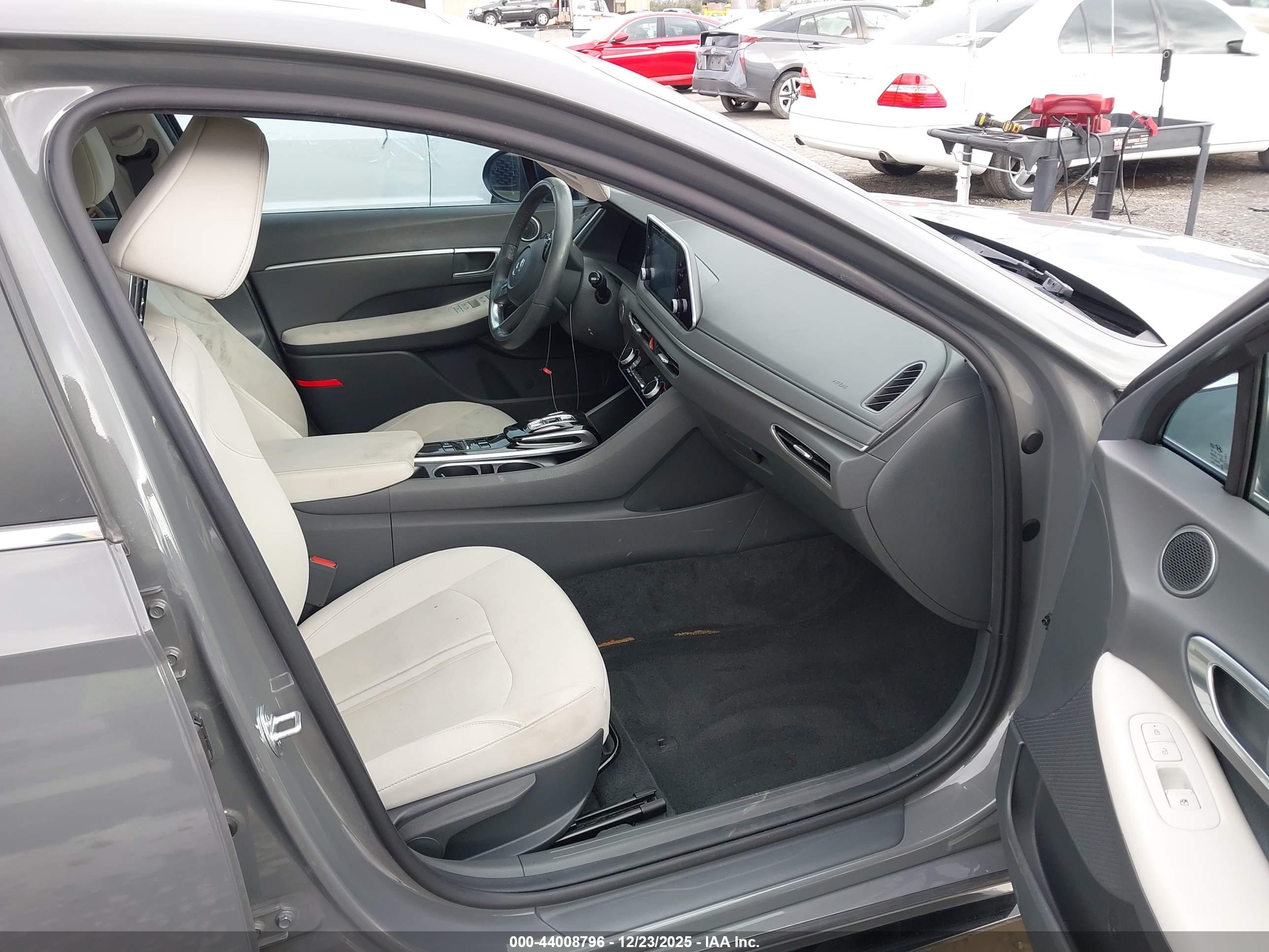 HYUNDAI SONATA image 5